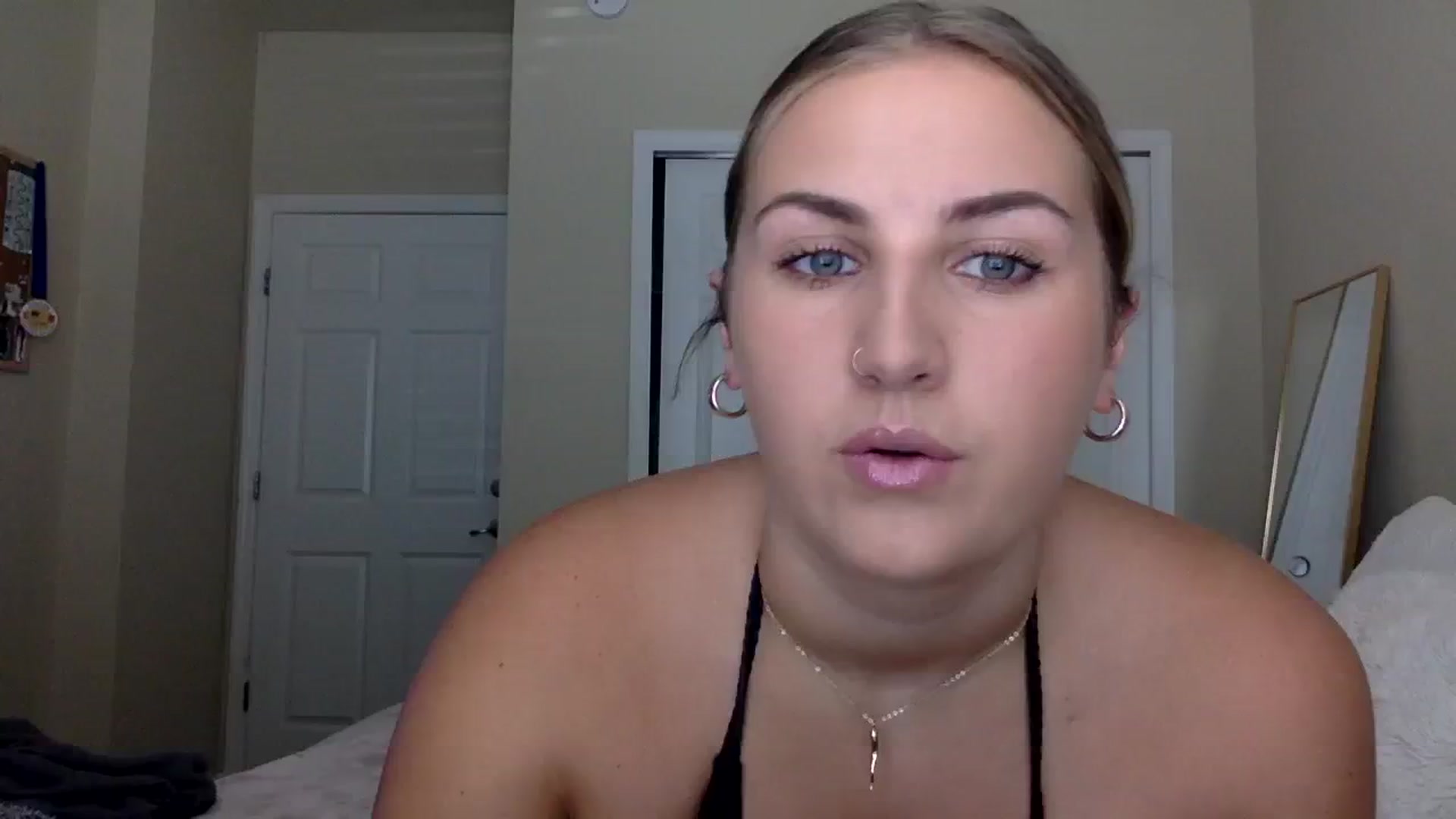 Gallery image thumbnail from berryboo22's myfreecams stream on, 07/24/2023, 18:18 image 11 of 20