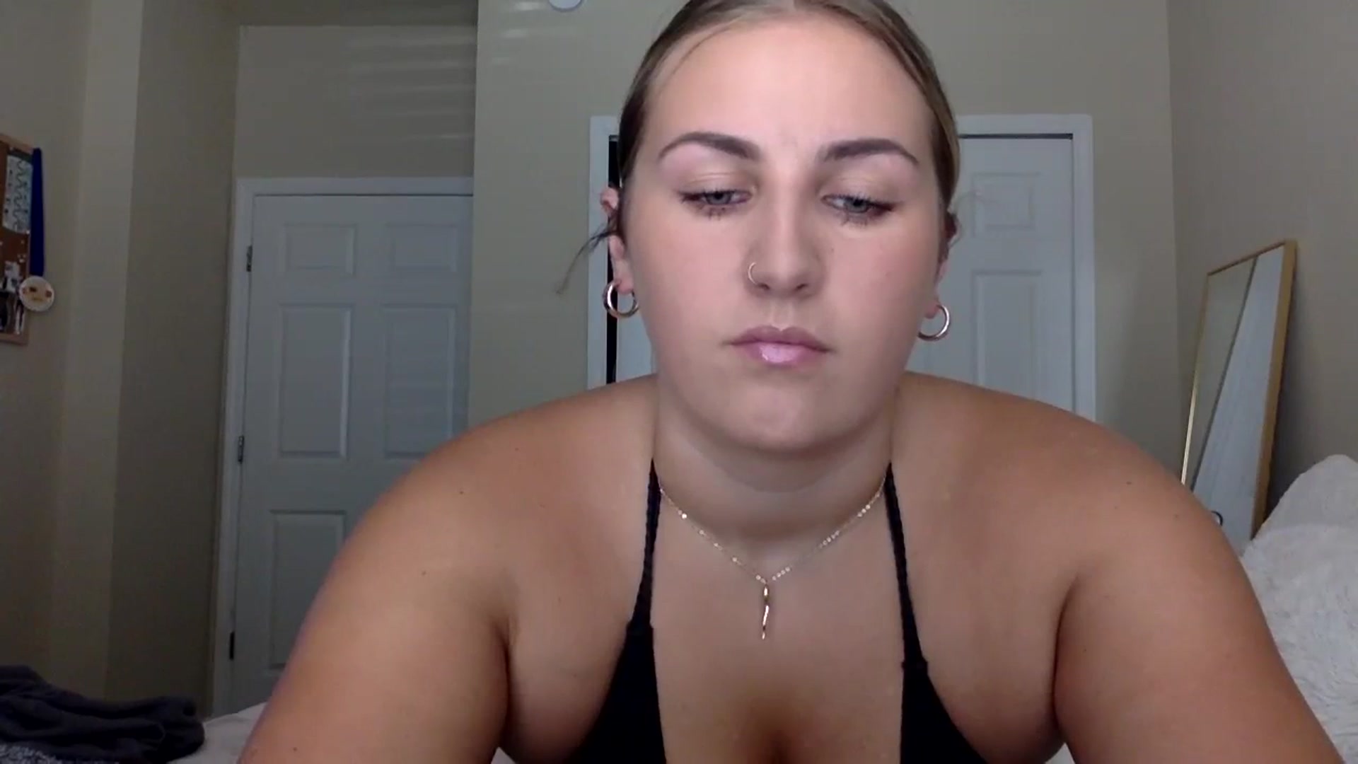 Gallery image thumbnail from berryboo22's myfreecams stream on, 07/24/2023, 18:18 image 12 of 20