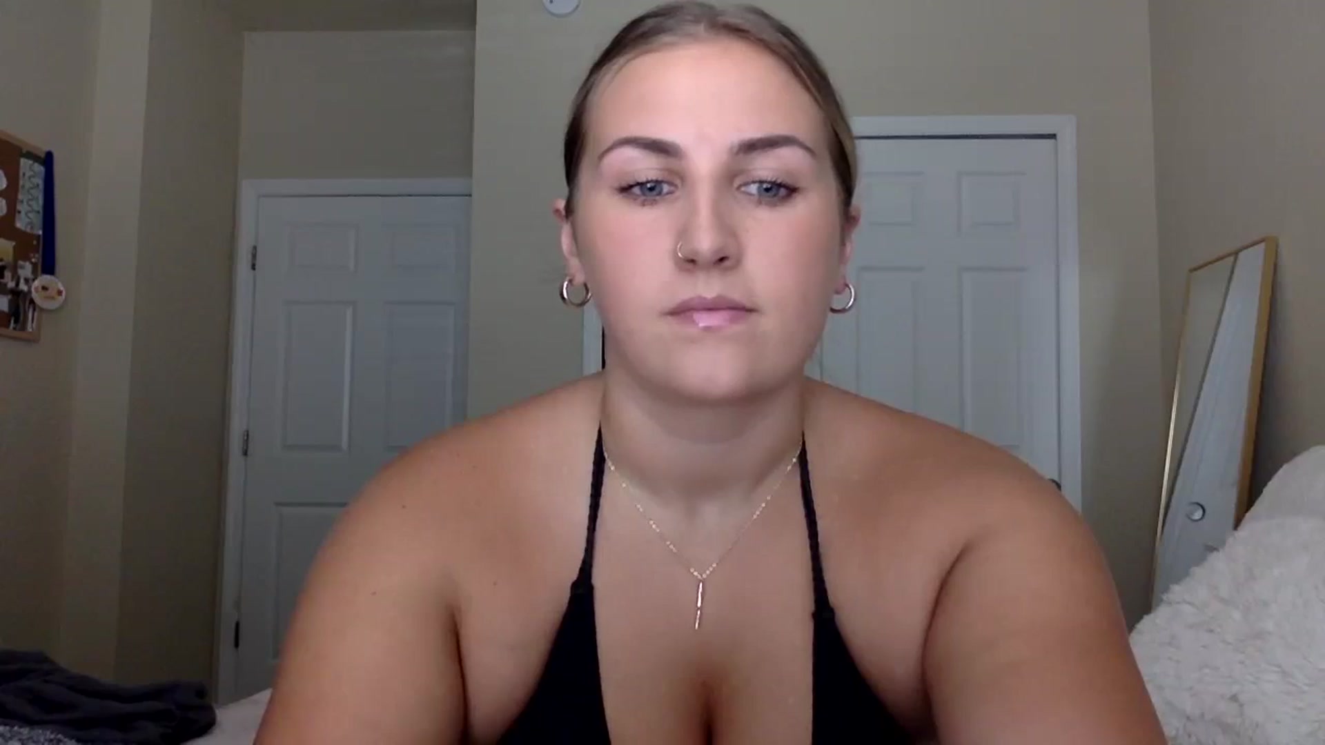 Gallery image thumbnail from berryboo22's myfreecams stream on, 07/24/2023, 19:01 image 10 of 20