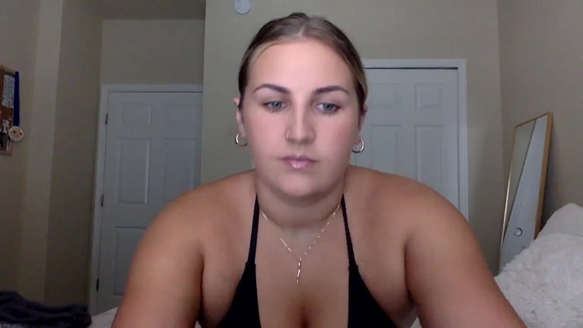 Gallery image thumbnail from berryboo22's myfreecams stream on, 07/24/2023, 19:01 image 17 of 20
