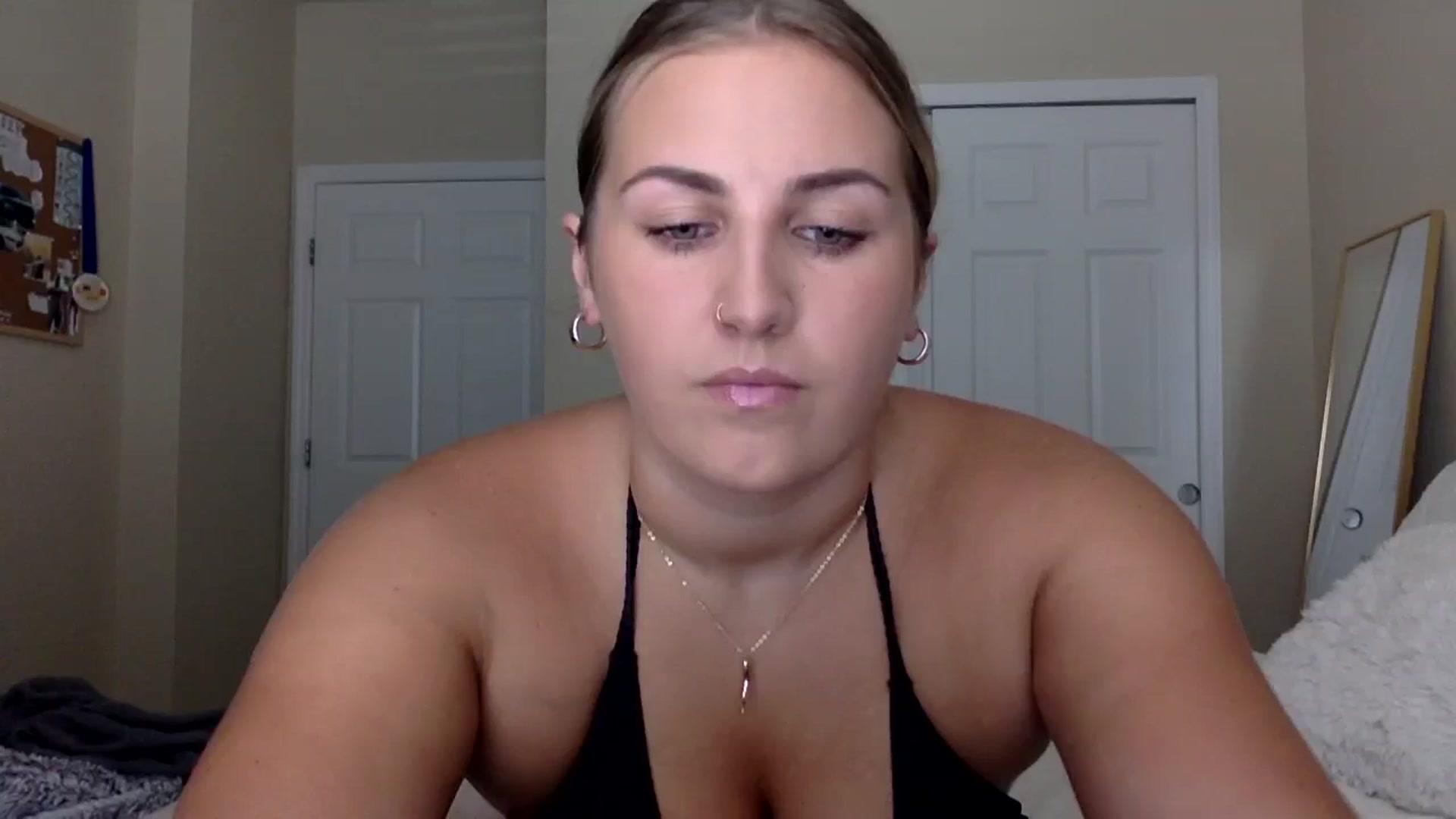 Gallery image thumbnail from berryboo22's myfreecams stream on, 07/24/2023, 19:01 image 5 of 20