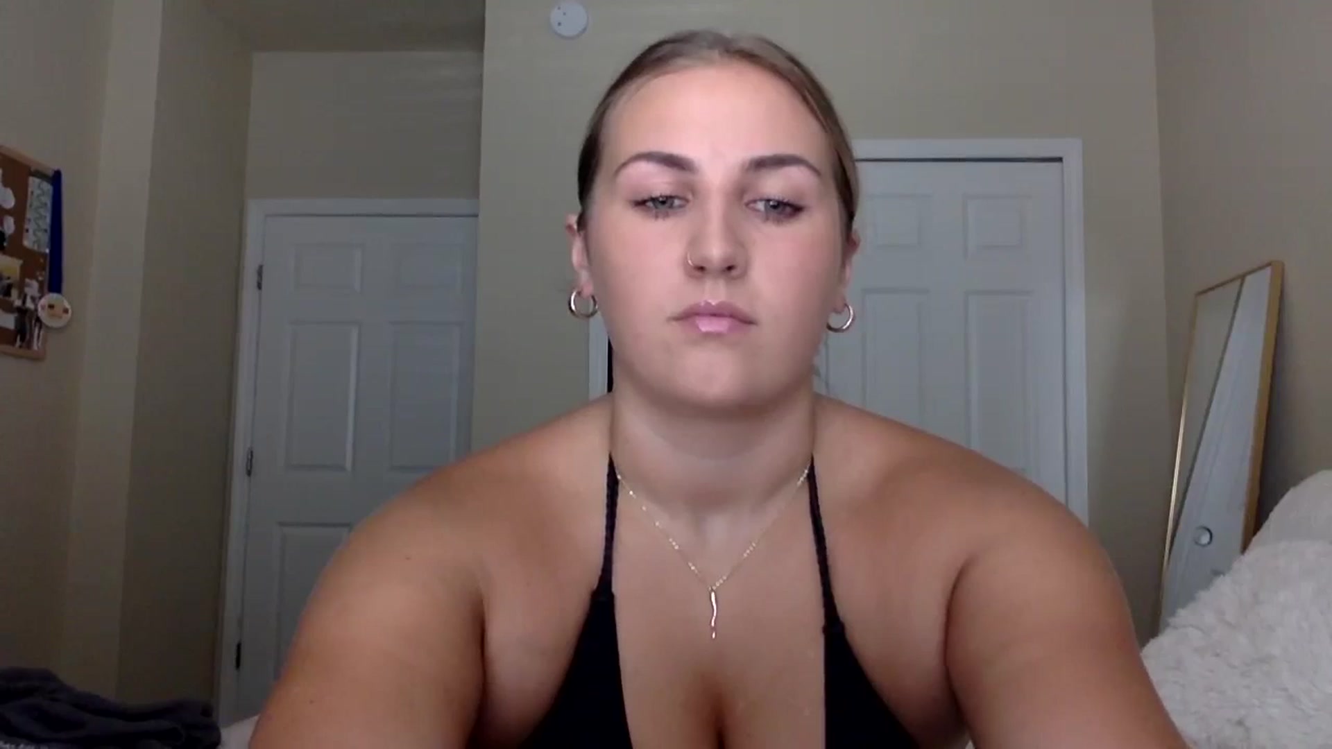 Gallery image thumbnail from berryboo22's myfreecams stream on, 07/24/2023, 19:01 image 9 of 20