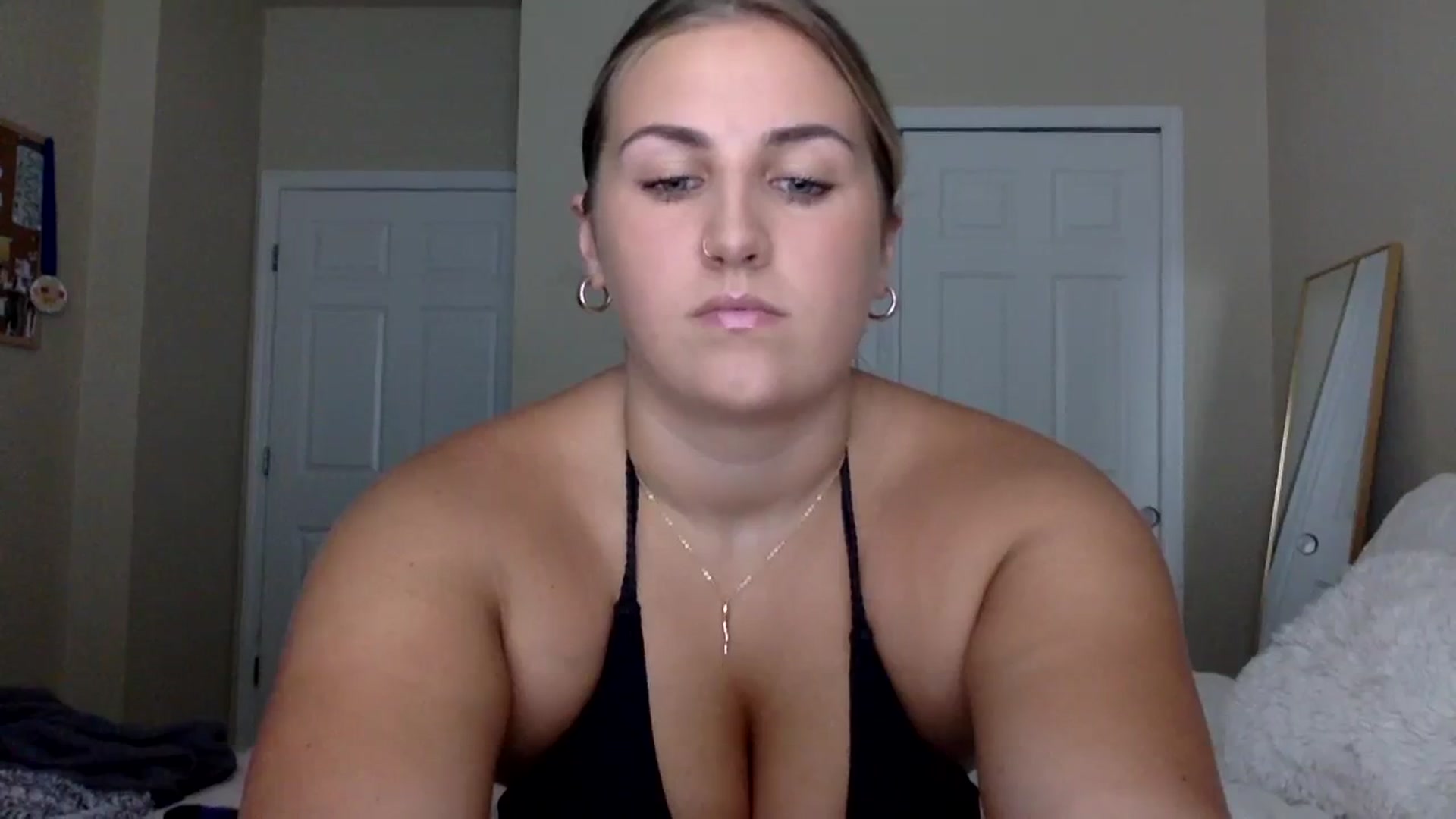 Gallery image thumbnail from berryboo22's myfreecams stream on, 07/24/2023, 19:01 image 12 of 20