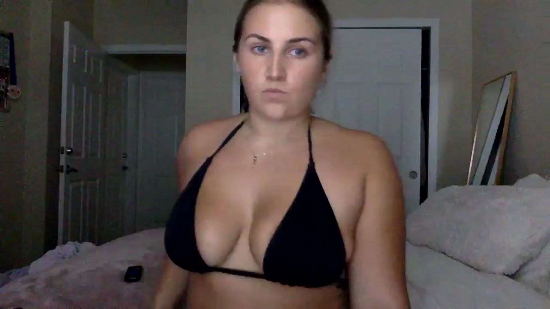Gallery image thumbnail from berryboo22's myfreecams stream on, 07/30/2023, 23:01 image 10 of 20