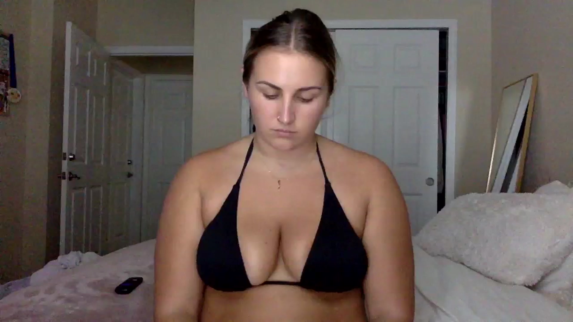 Gallery image thumbnail from berryboo22's myfreecams stream on, 07/30/2023, 23:01 image 7 of 20
