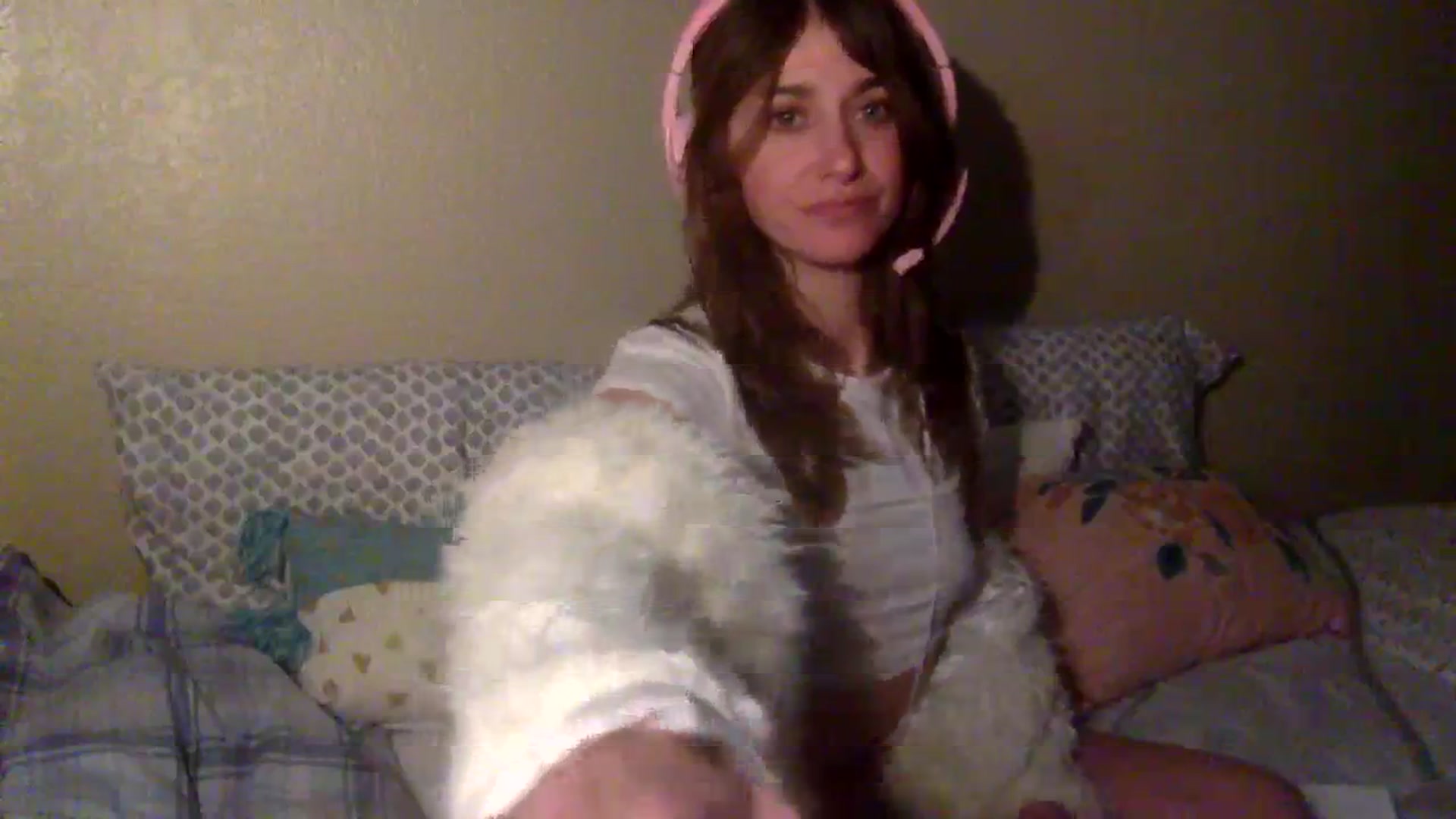 Gallery image thumbnail from bibispice's myfreecams stream on, 04/01/2024, 08:15 image 20 of 20
