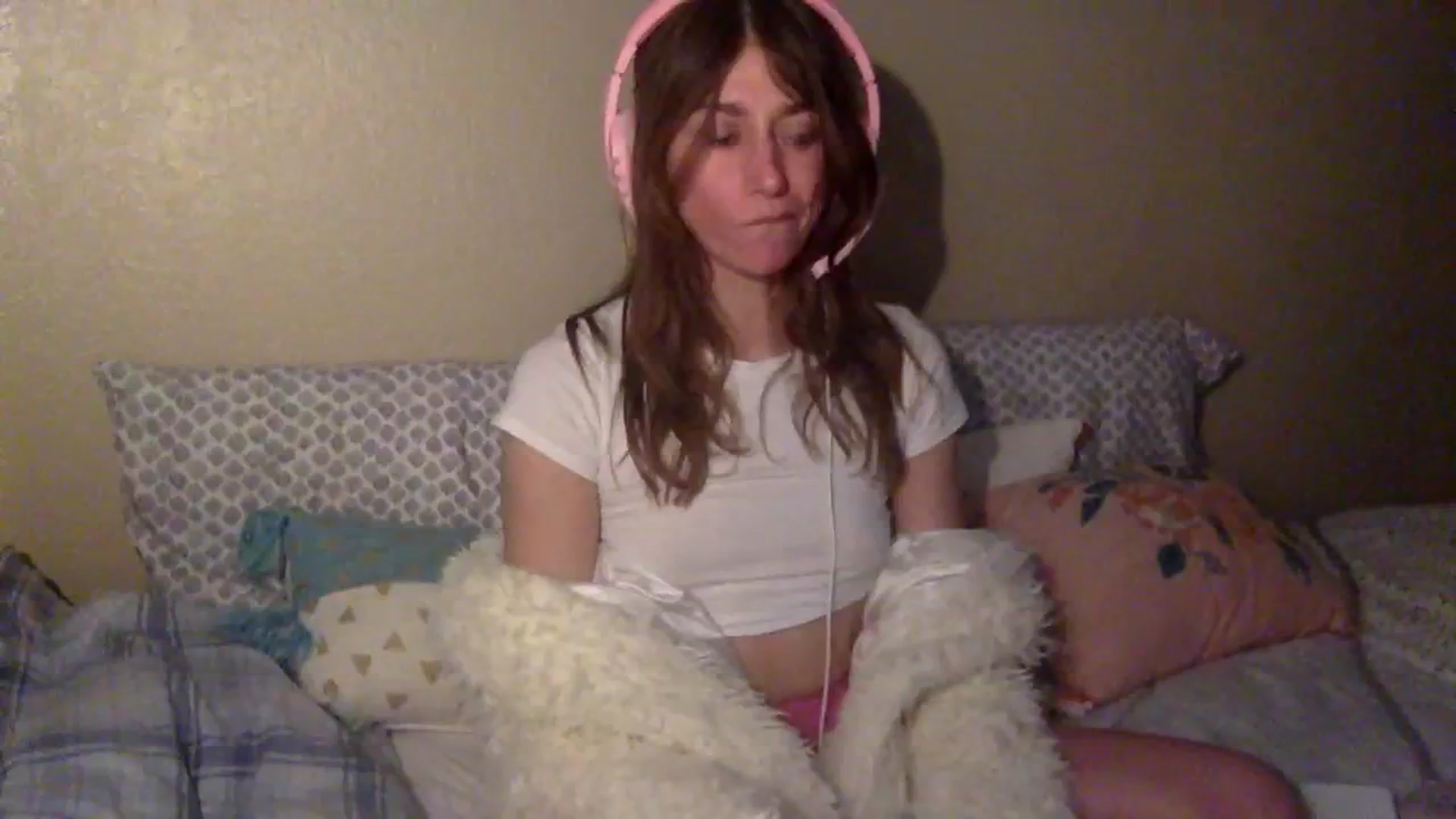 Gallery image thumbnail from bibispice's myfreecams stream on, 04/01/2024, 08:15 image 10 of 20
