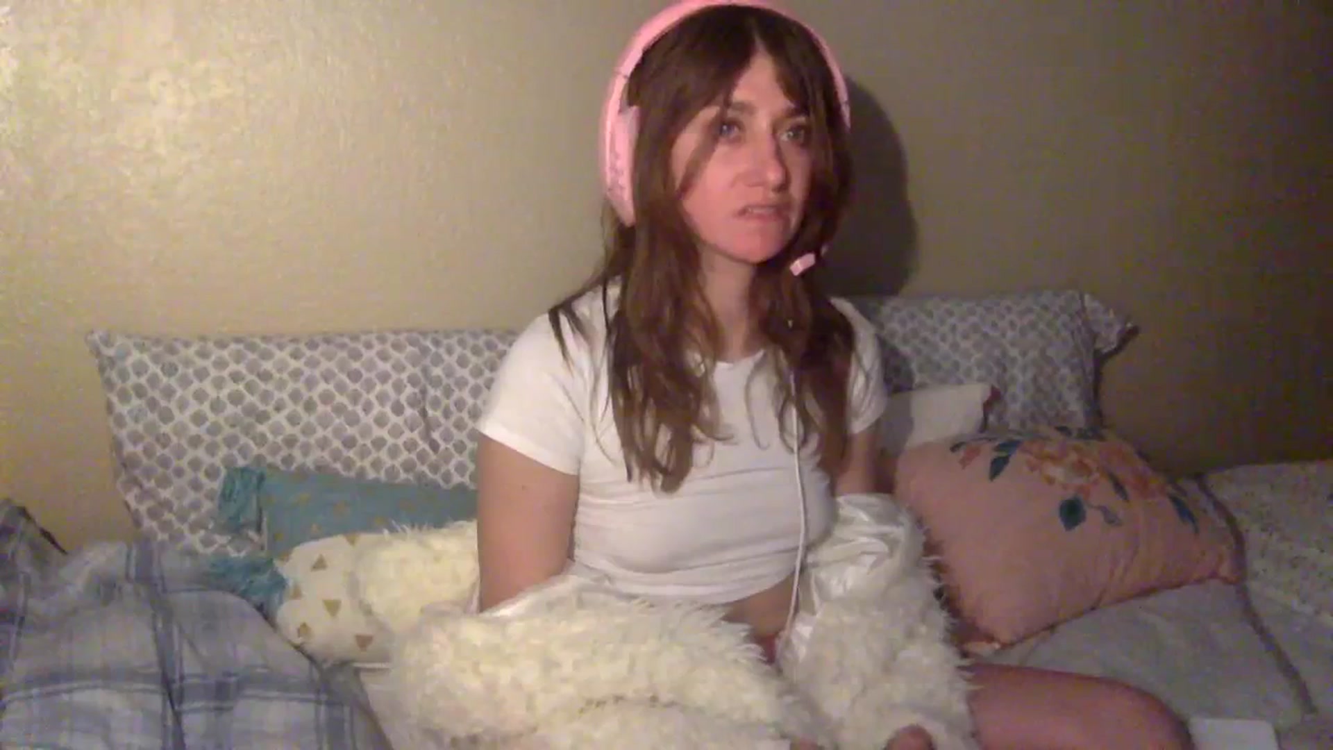 Gallery image thumbnail from bibispice's myfreecams stream on, 04/01/2024, 08:15 image 18 of 20