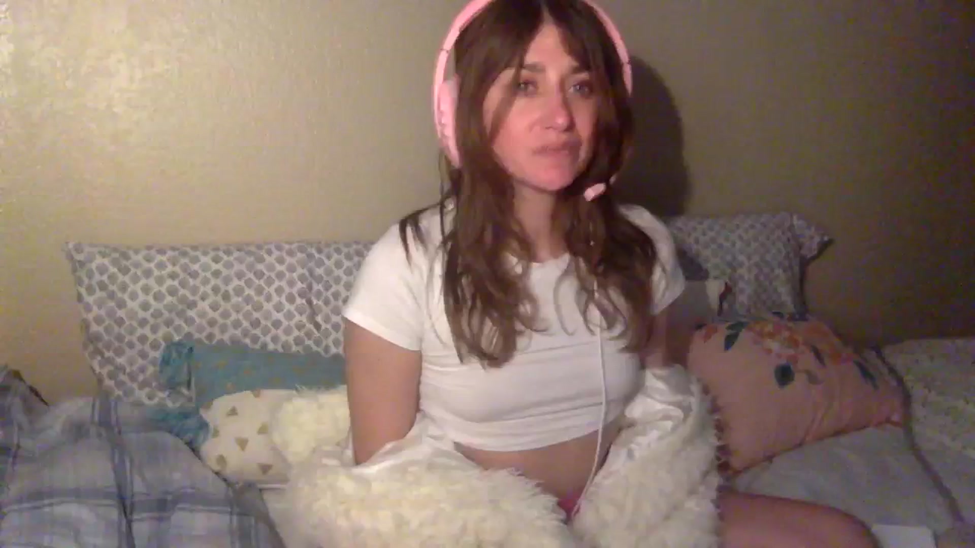 Gallery image thumbnail from bibispice's myfreecams stream on, 04/01/2024, 08:15 image 19 of 20