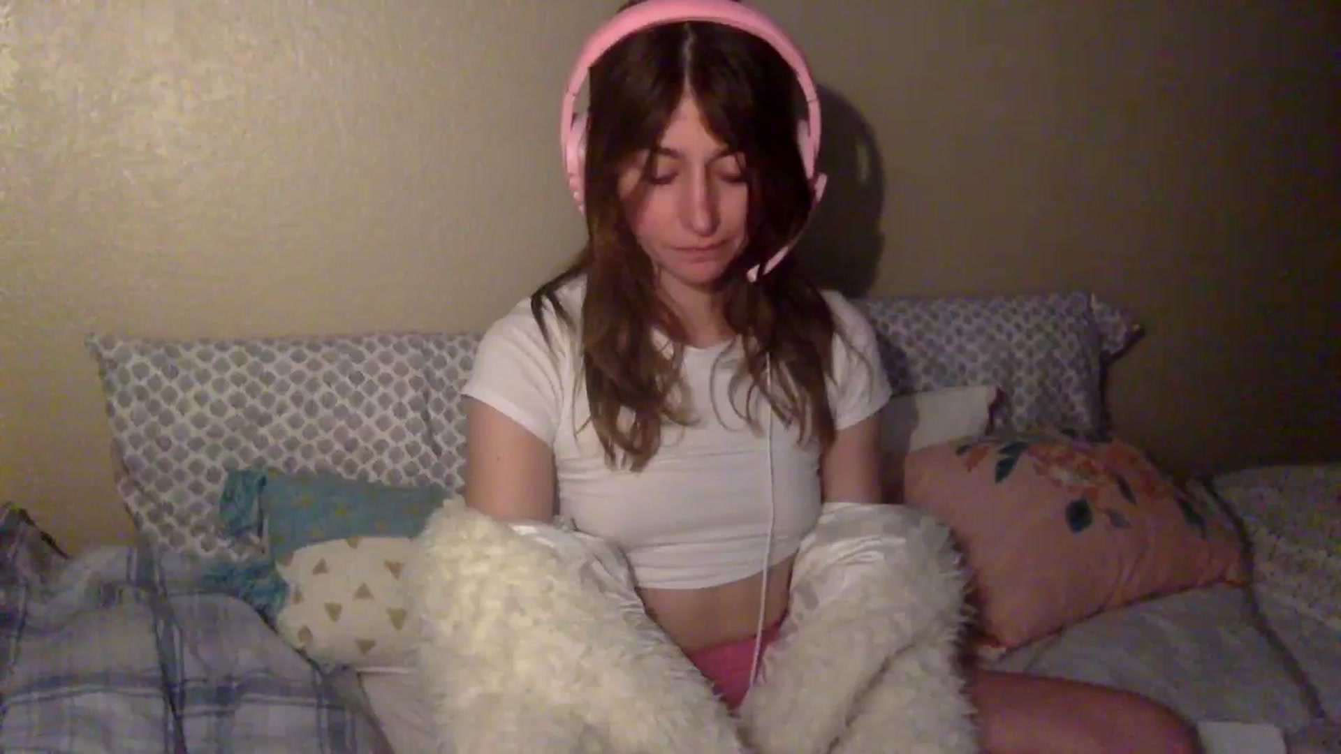 Gallery image thumbnail from bibispice's myfreecams stream on, 04/01/2024, 08:15 image 12 of 20