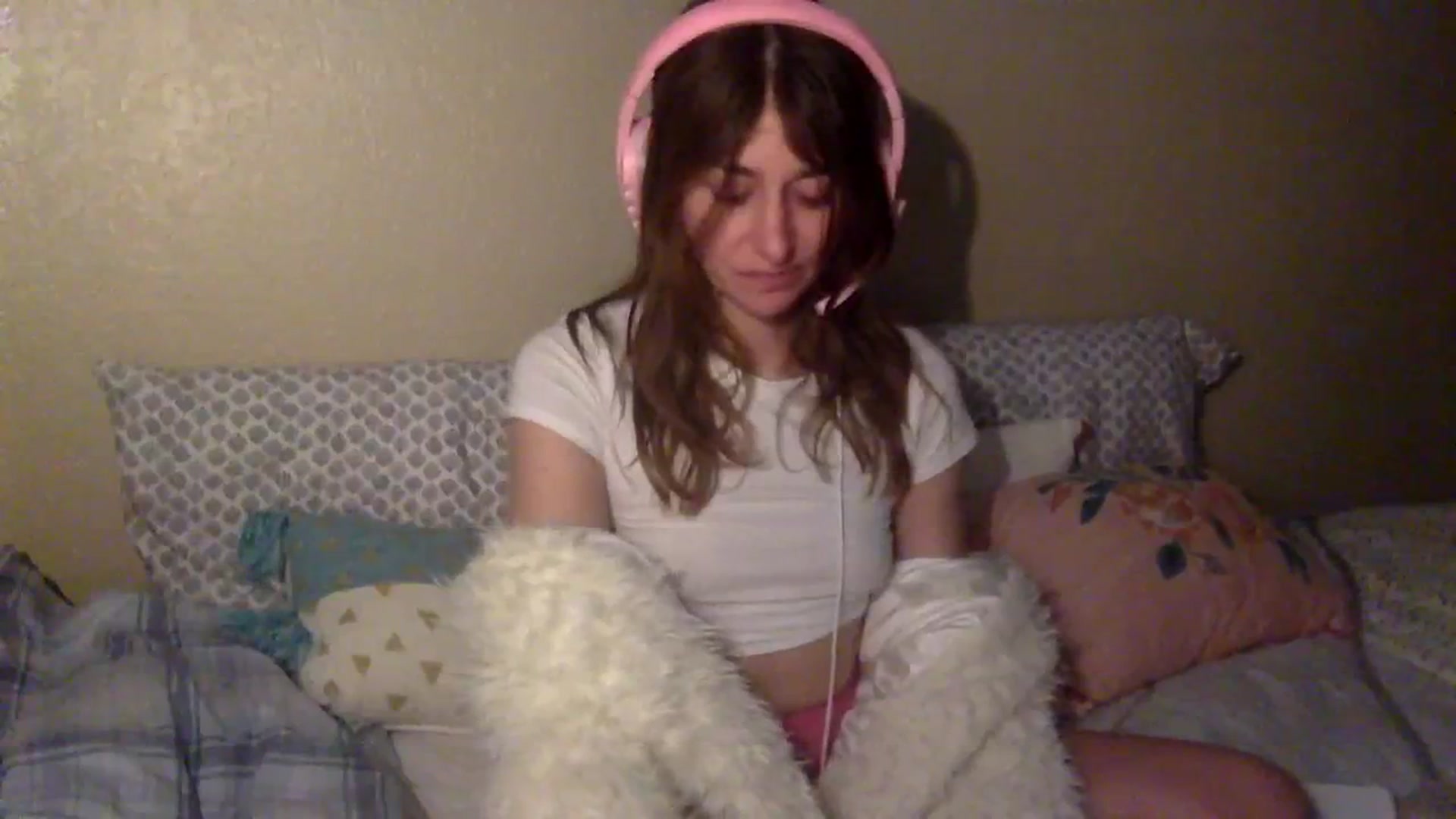 Gallery image thumbnail from bibispice's myfreecams stream on, 04/01/2024, 08:15 image 14 of 20