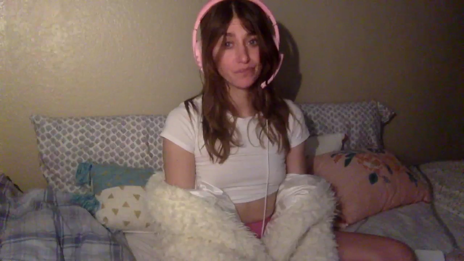 Gallery image thumbnail from bibispice's myfreecams stream on, 04/01/2024, 08:15 image 11 of 20