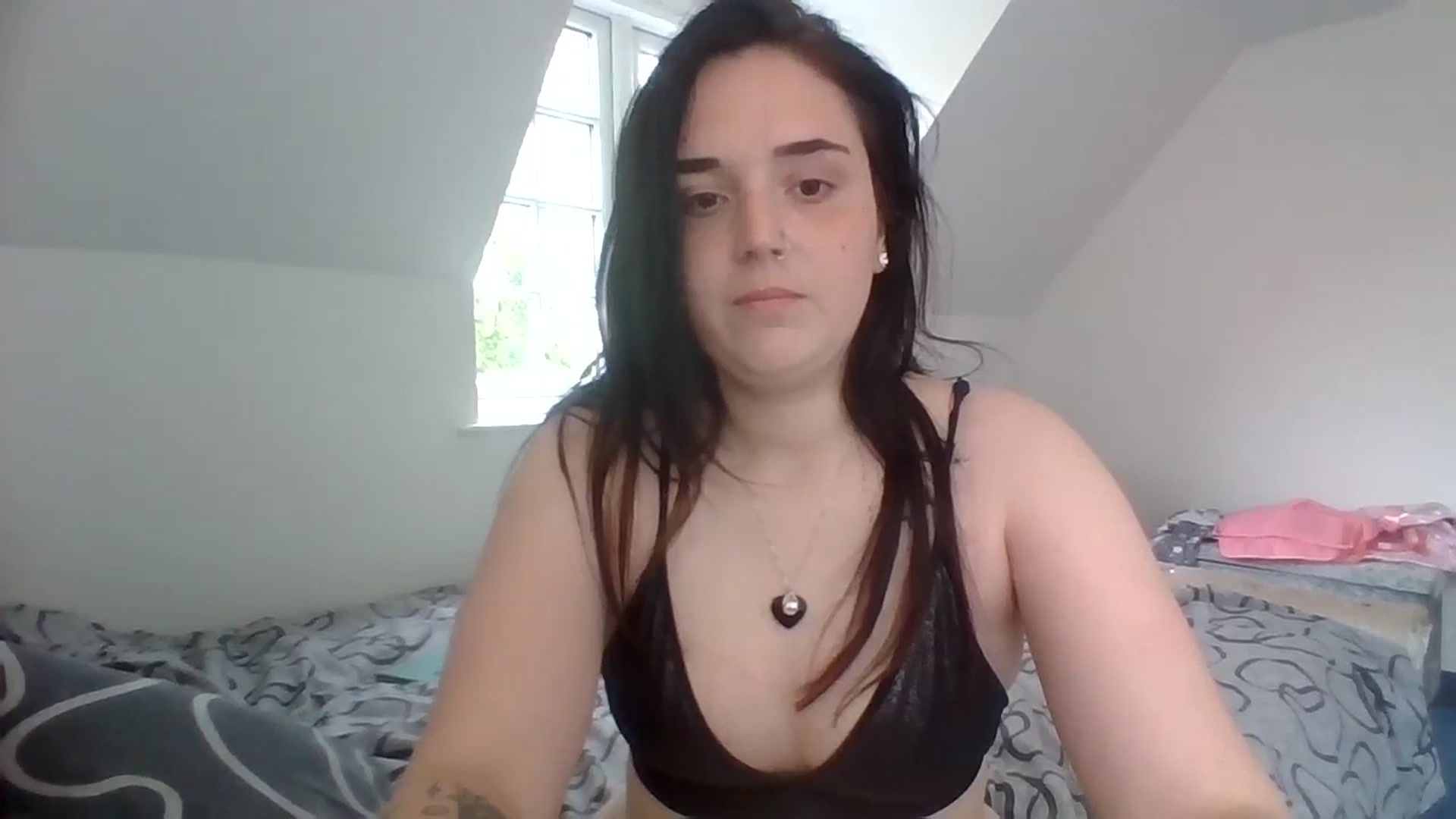 Gallery image thumbnail from bigassbrunxox's myfreecams stream on, 06/18/2024, 13:38 image 10 of 20