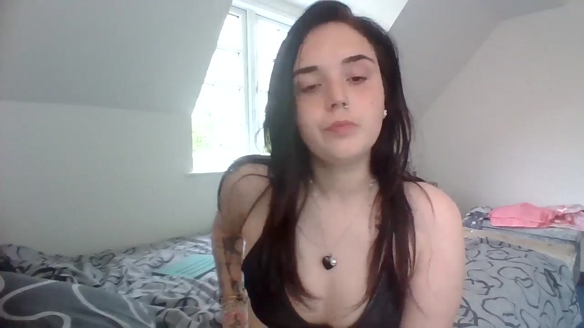 Gallery image thumbnail from bigassbrunxox's myfreecams stream on, 06/18/2024, 13:38 image 20 of 20