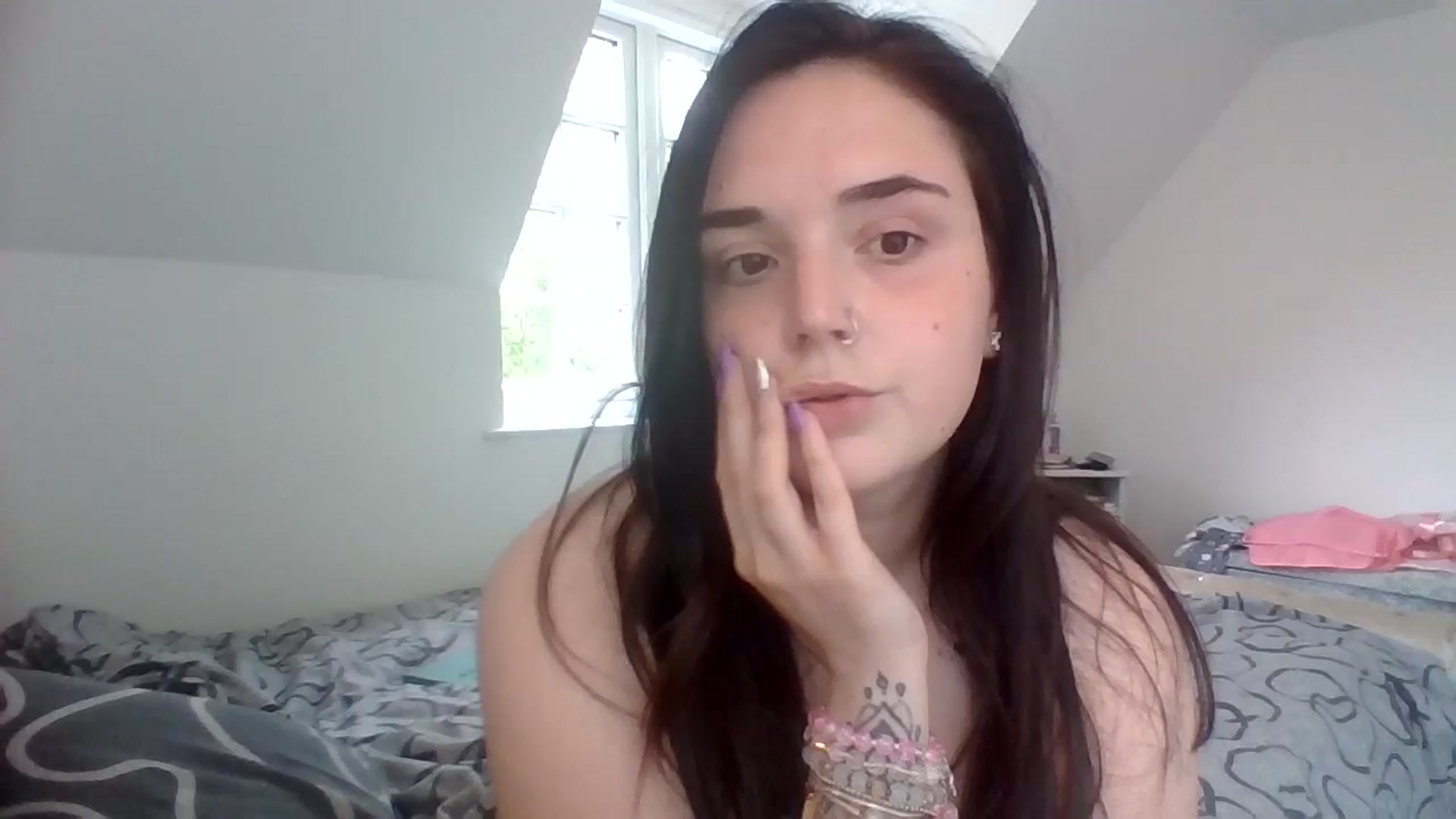 Gallery image thumbnail from bigassbrunxox's myfreecams stream on, 06/18/2024, 13:38 image 3 of 20