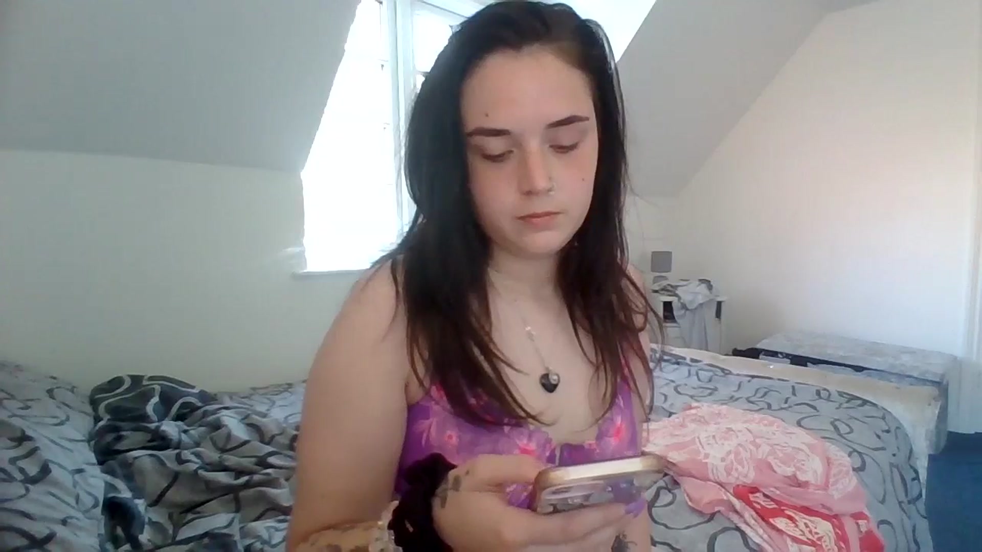 Gallery image thumbnail from bigassbrunxox's myfreecams stream on, 06/20/2024, 13:36 image 7 of 20