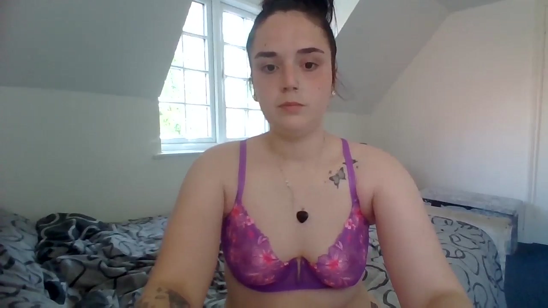 Gallery image thumbnail from bigassbrunxox's myfreecams stream on, 06/20/2024, 13:36 image 18 of 20