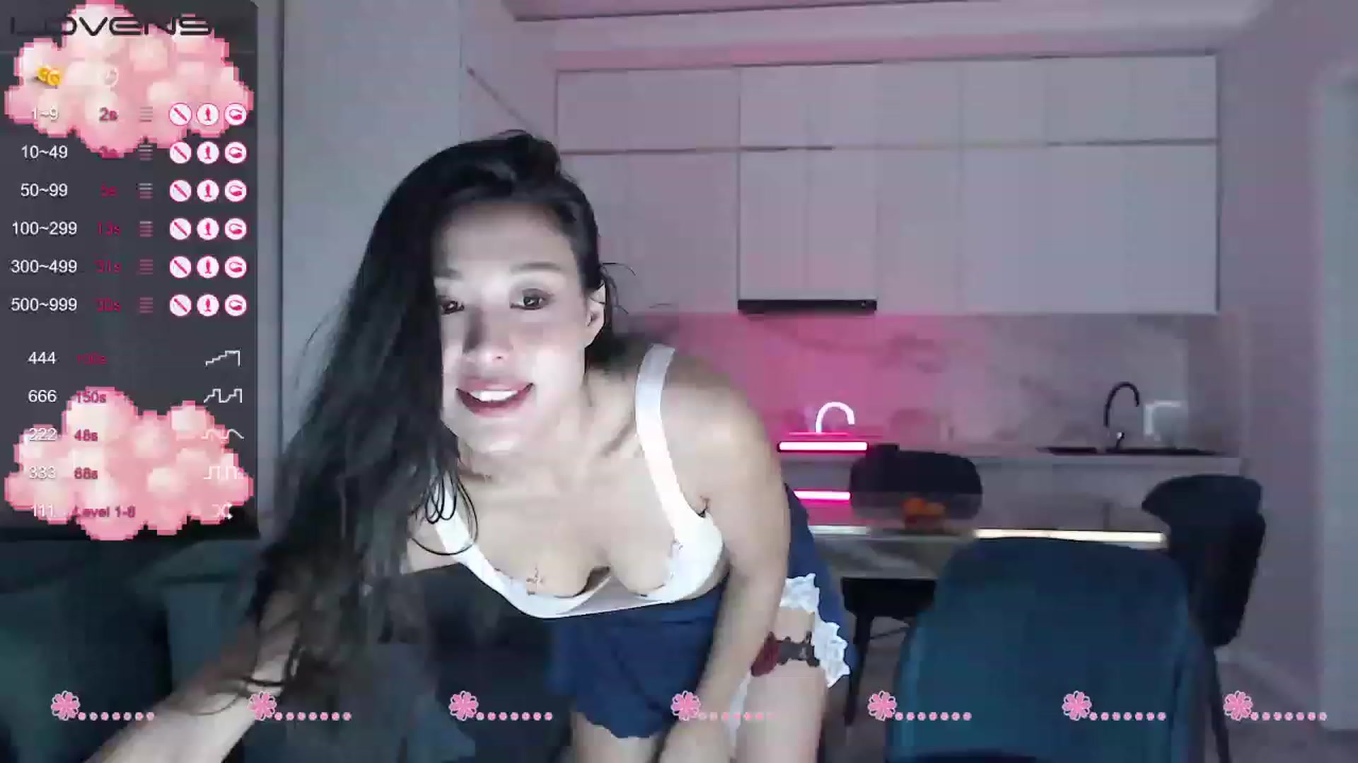 Gallery image thumbnail from bilberry__'s myfreecams stream on, 11/15/2022, 09:17 image 17 of 20