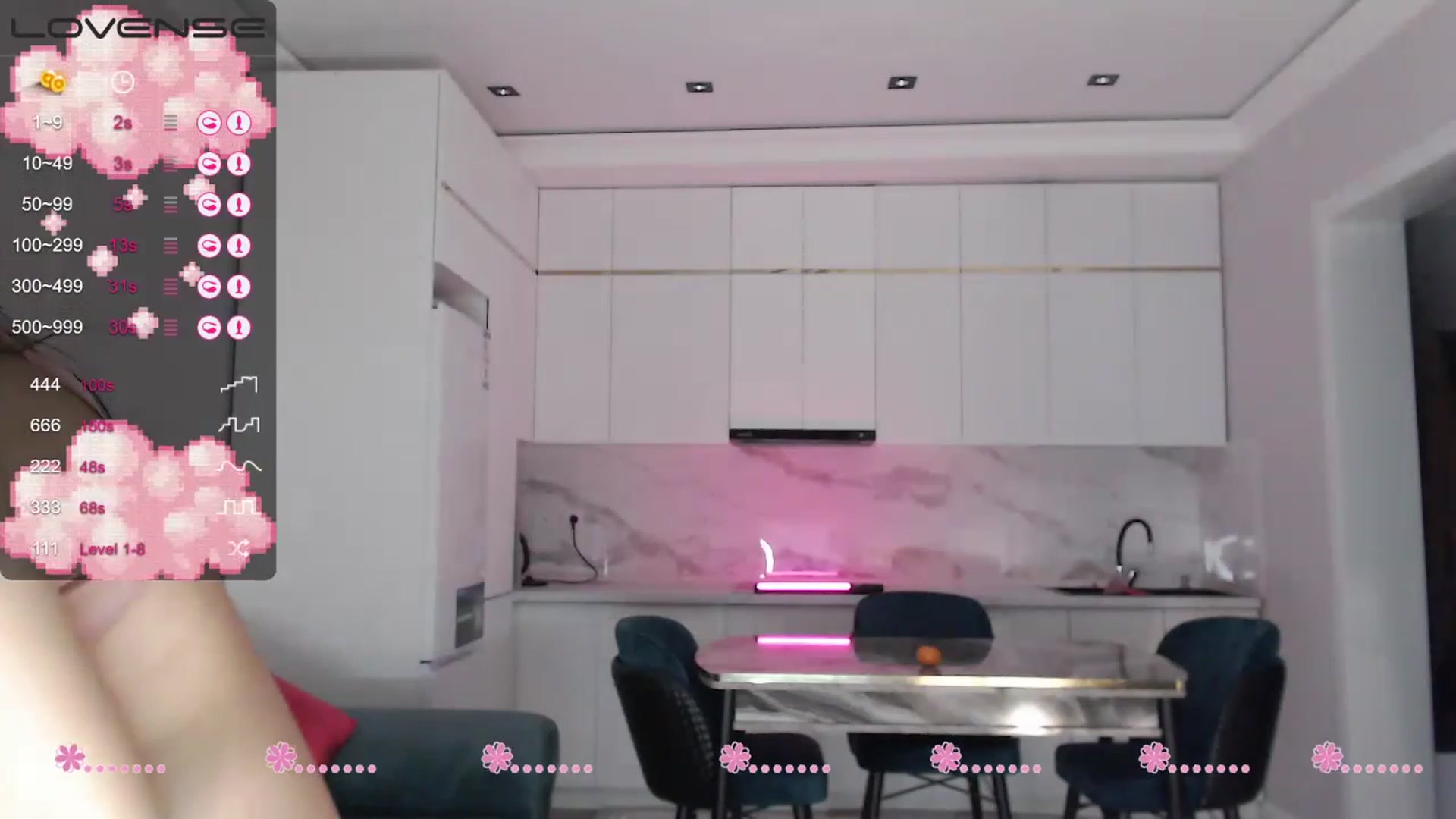 Gallery image thumbnail from bilberry__'s myfreecams stream on, 11/15/2022, 17:46 image 17 of 20