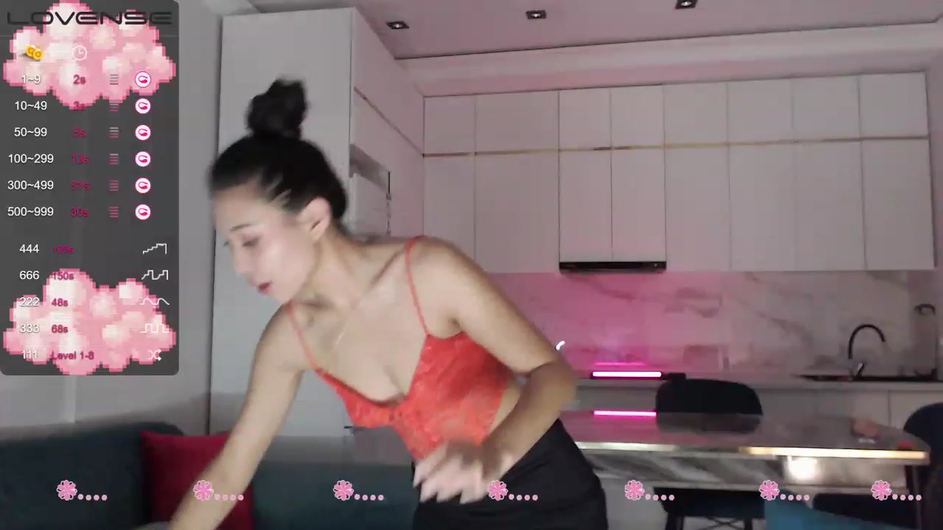 Gallery image thumbnail from bilberry__'s myfreecams stream on, 11/18/2022, 01:52 image 10 of 20