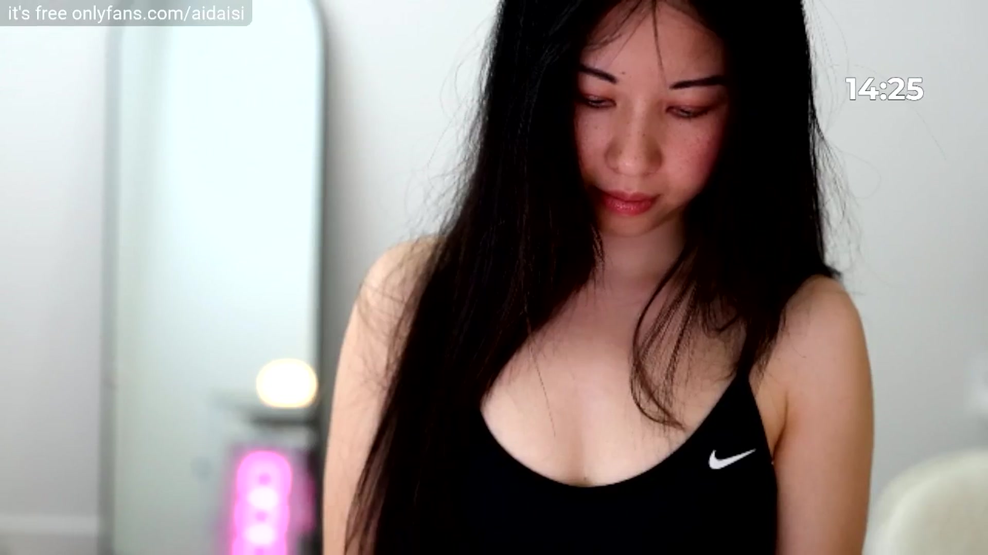Gallery image thumbnail from birthdaigirl's myfreecams stream on, 05/15/2025, 20:30 image 16 of 20