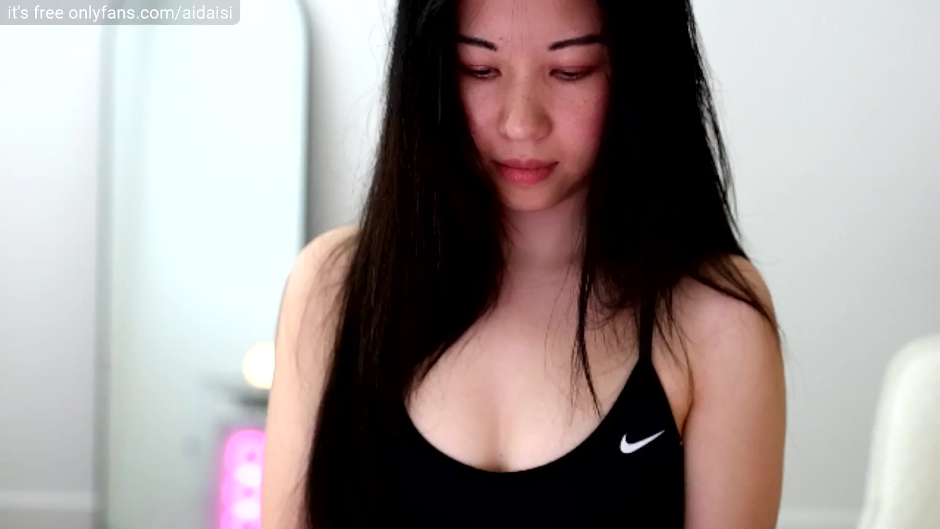 Gallery image thumbnail from birthdaigirl's myfreecams stream on, 05/15/2025, 20:30 image 4 of 20