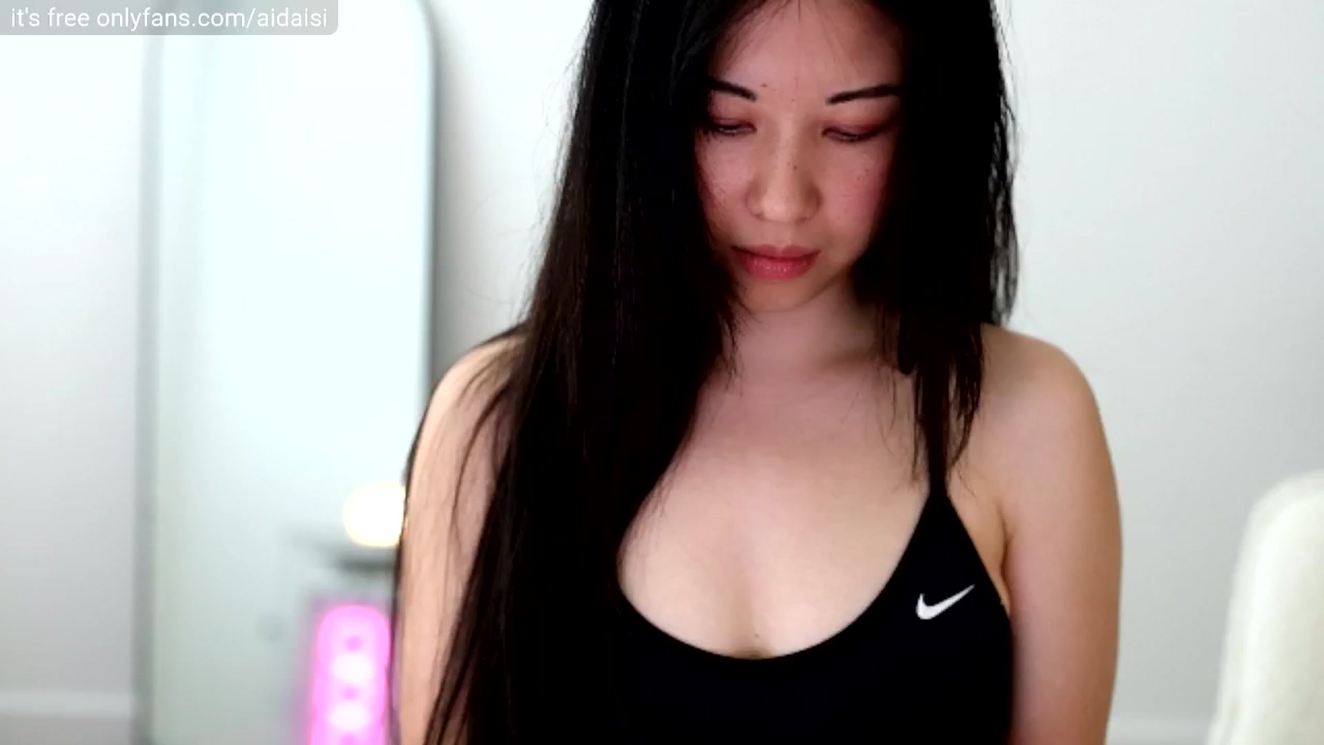 Gallery image thumbnail from birthdaigirl's myfreecams stream on, 05/15/2025, 20:30 image 3 of 20