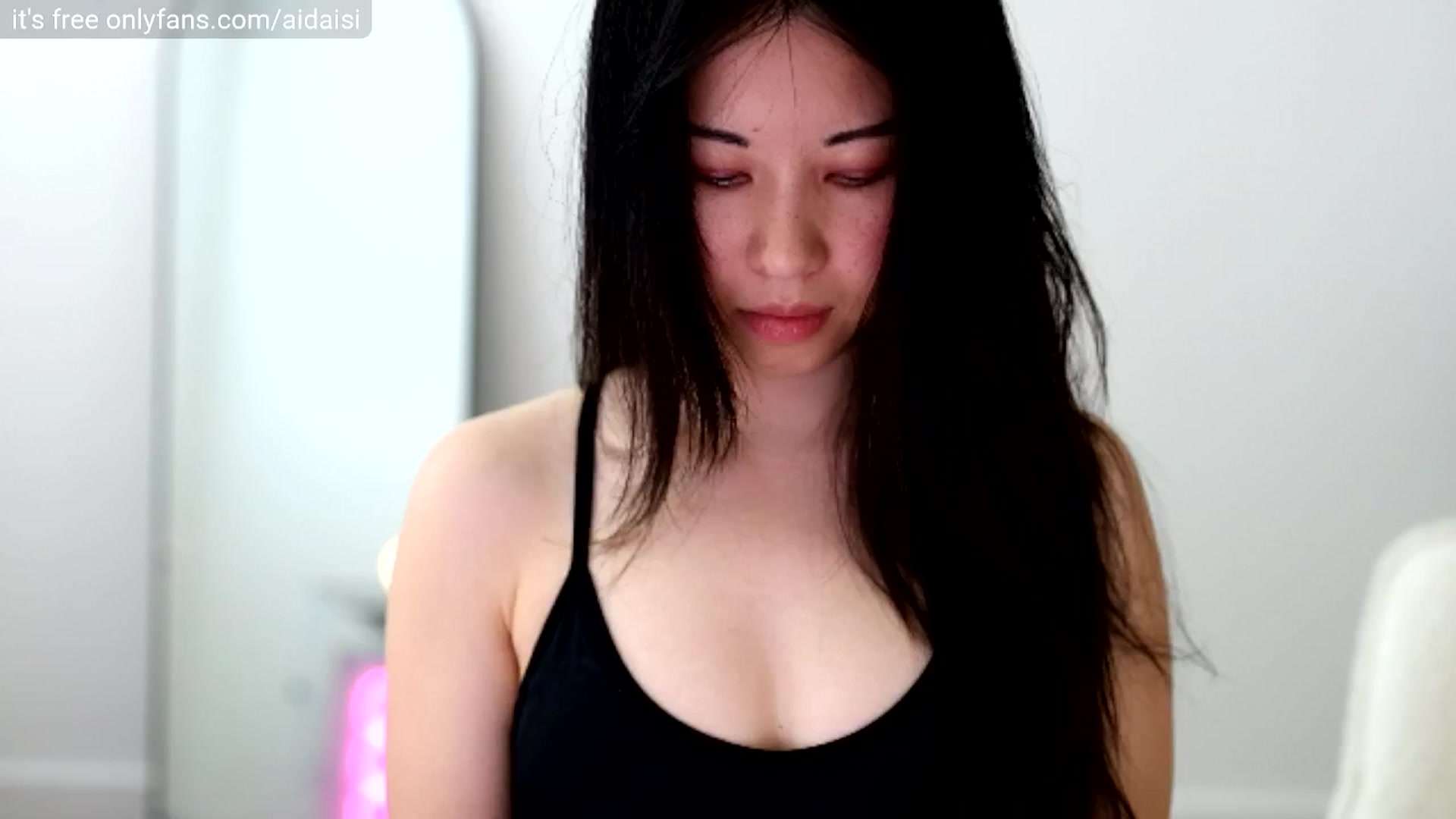Gallery image thumbnail from birthdaigirl's myfreecams stream on, 05/15/2025, 20:30 image 5 of 20