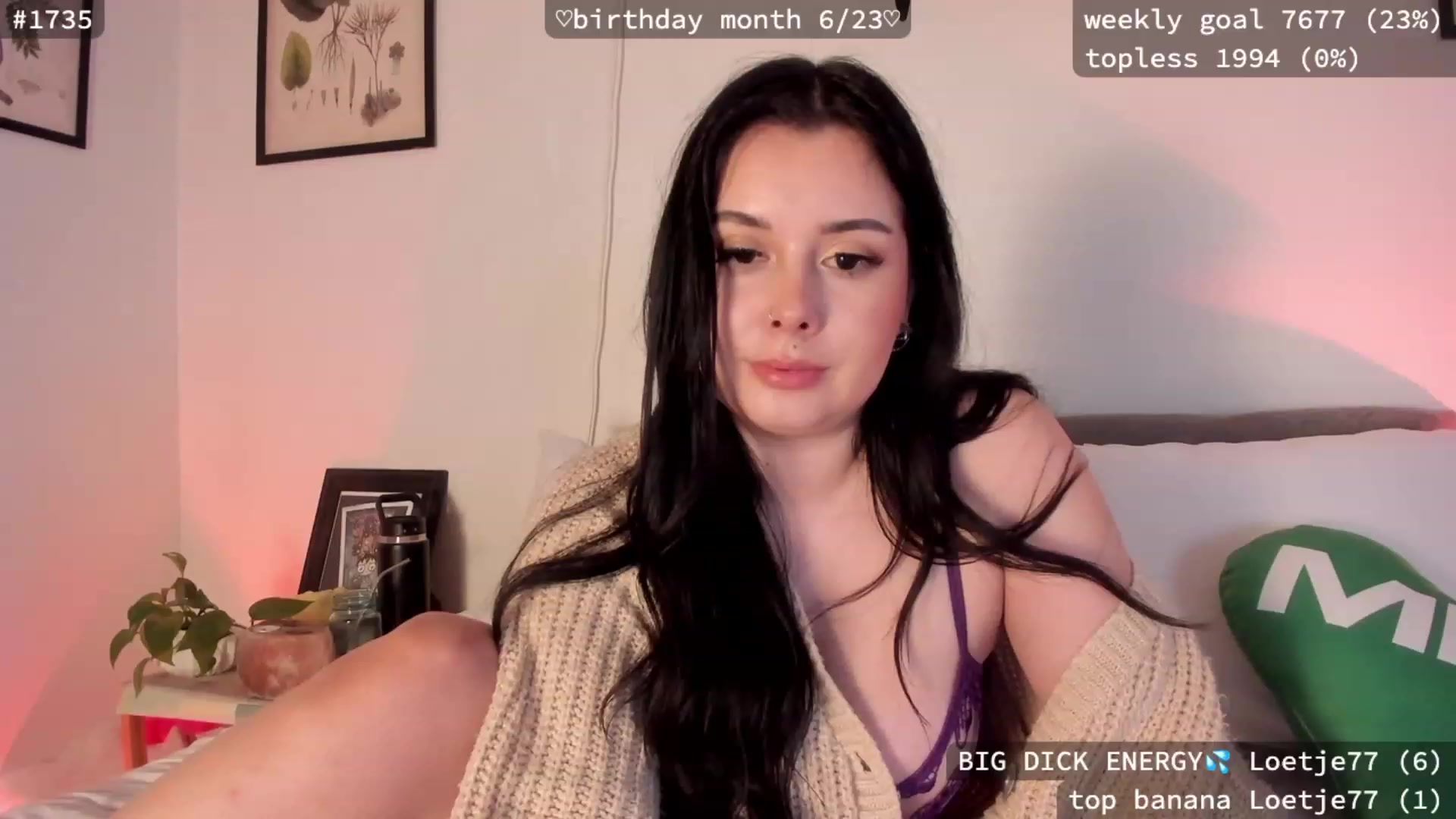 Gallery image thumbnail from birthday_ari's myfreecams stream on, 06/12/2023, 24:13 image 7 of 20