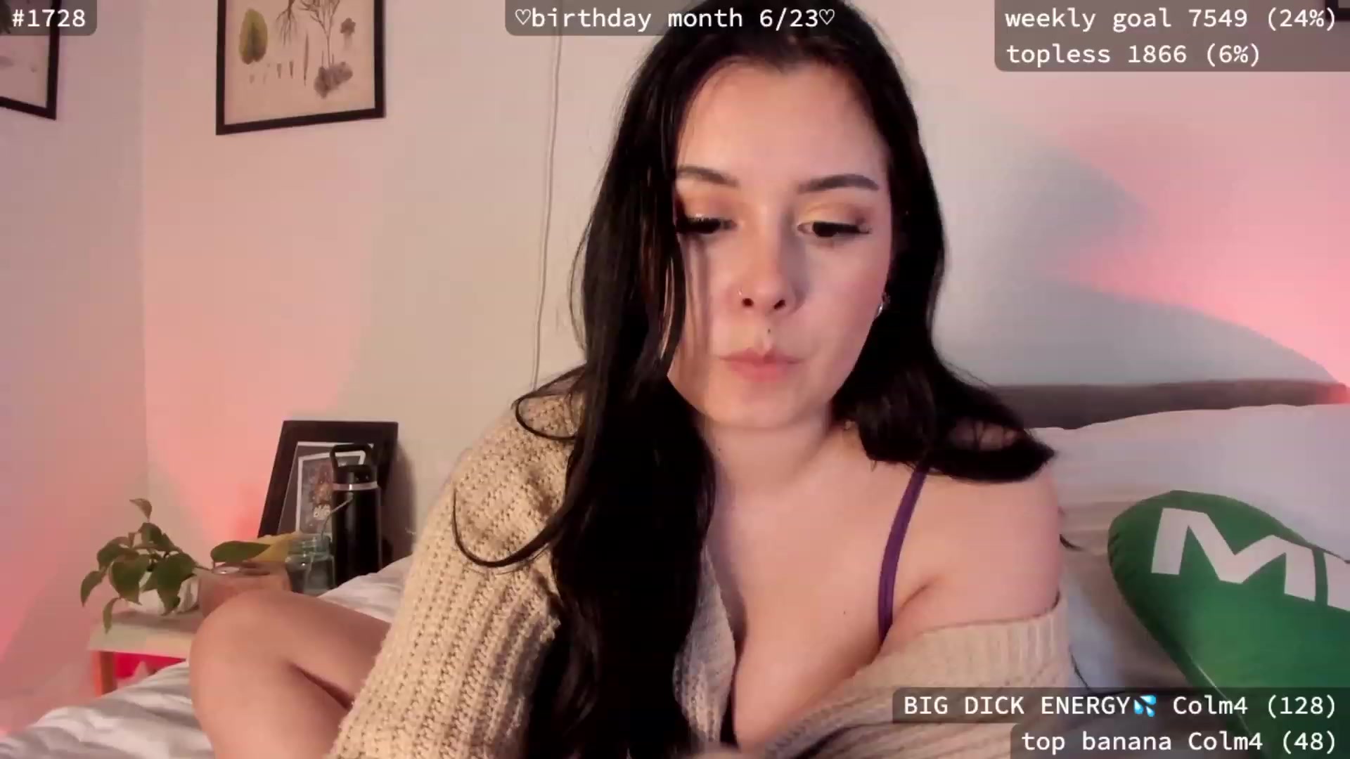 Gallery image thumbnail from birthday_ari's myfreecams stream on, 06/12/2023, 24:13 image 19 of 20