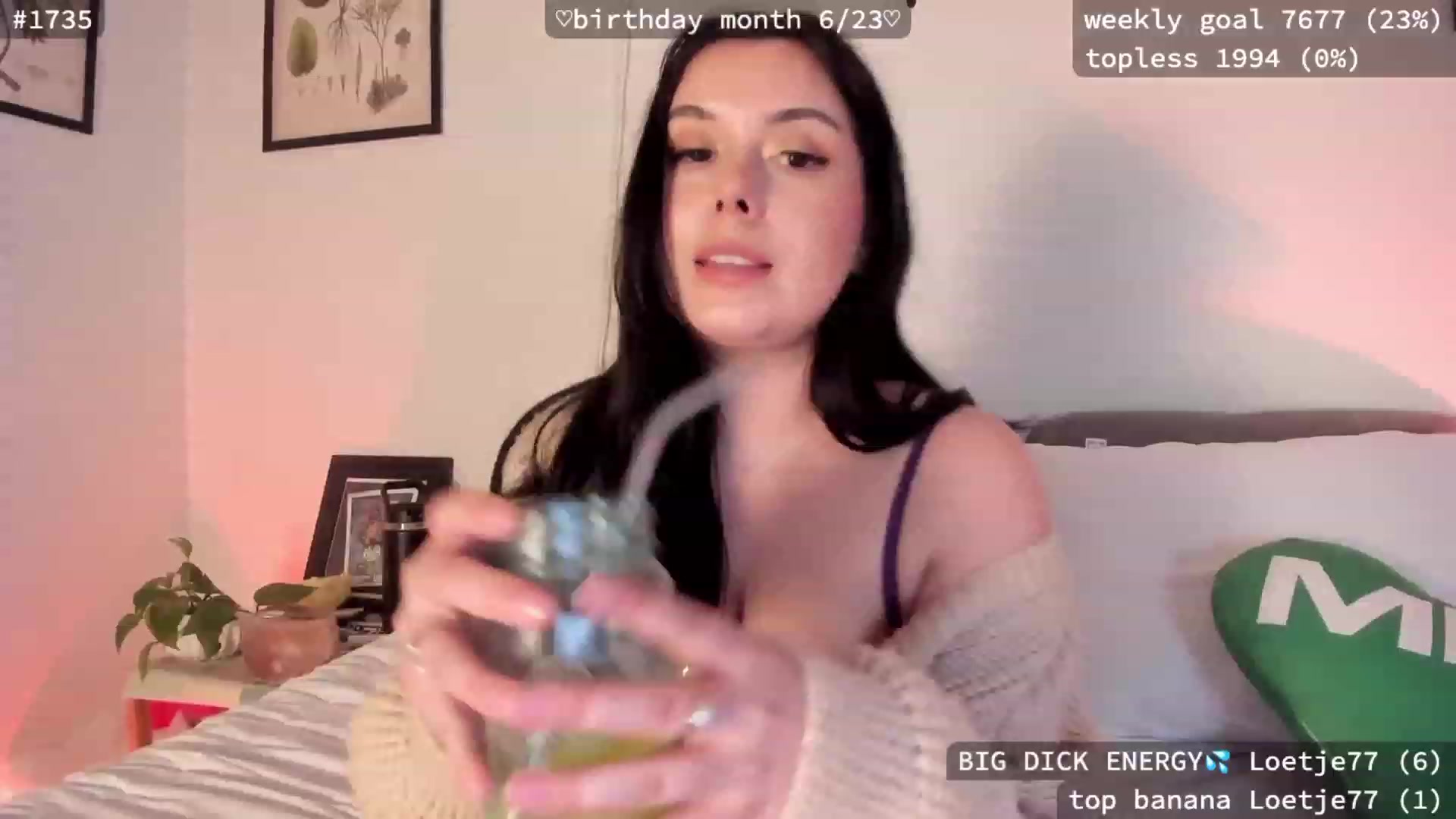 Gallery image thumbnail from birthday_ari's myfreecams stream on, 06/12/2023, 24:13 image 9 of 20