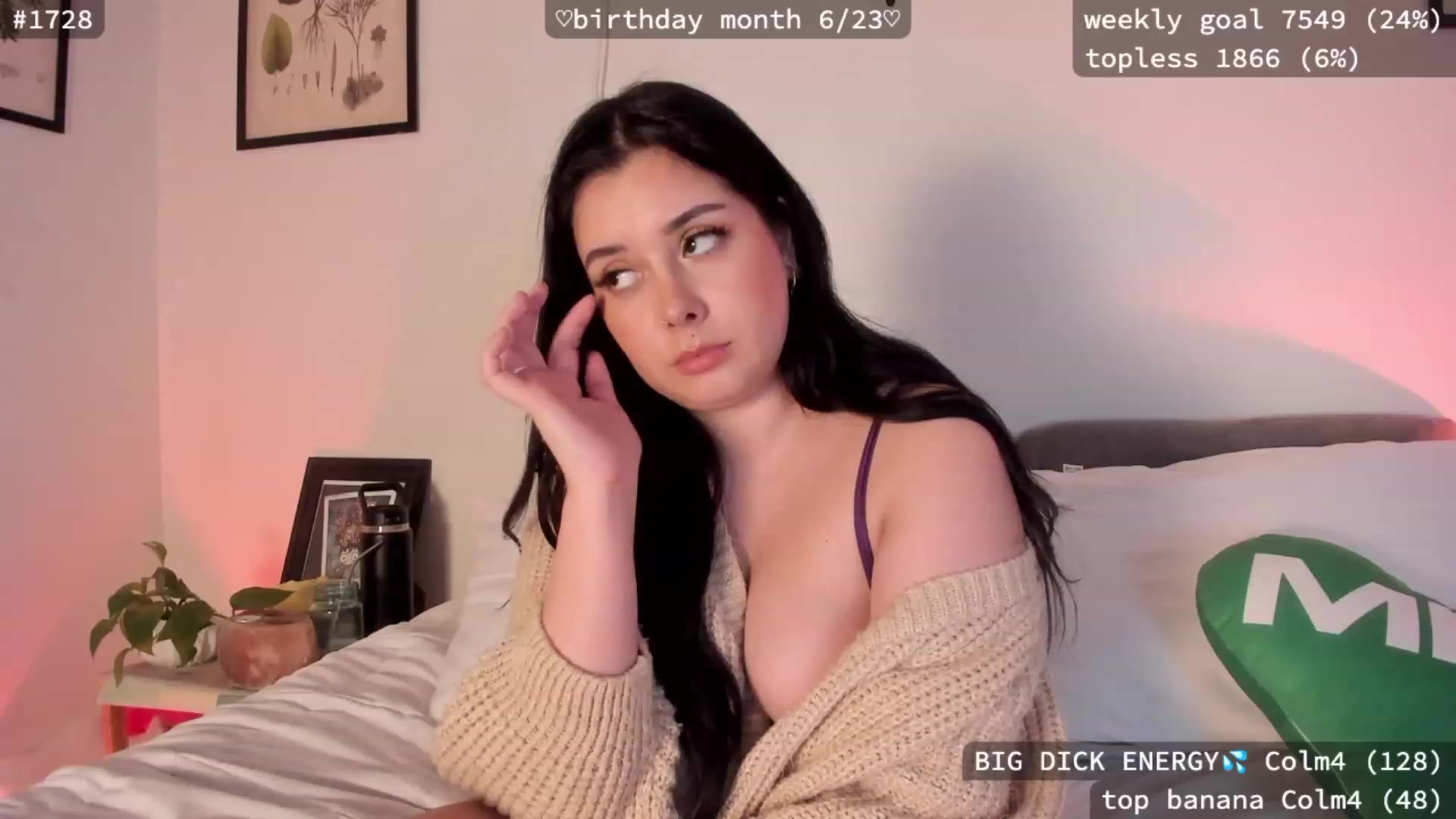Gallery image thumbnail from birthday_ari's myfreecams stream on, 06/12/2023, 24:13 image 20 of 20