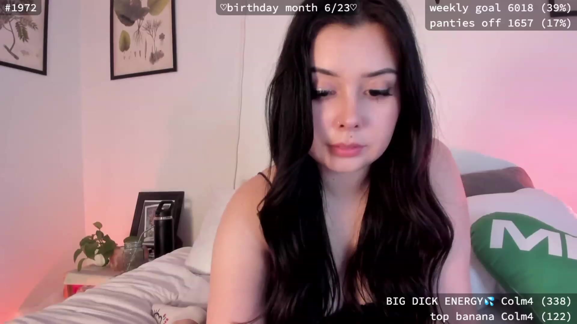 Gallery image thumbnail from birthday_ari's myfreecams stream on, 06/15/2023, 24:37 image 16 of 20
