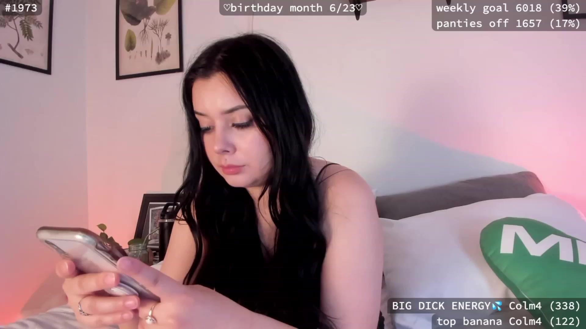 Gallery image thumbnail from birthday_ari's myfreecams stream on, 06/15/2023, 24:37 image 18 of 20