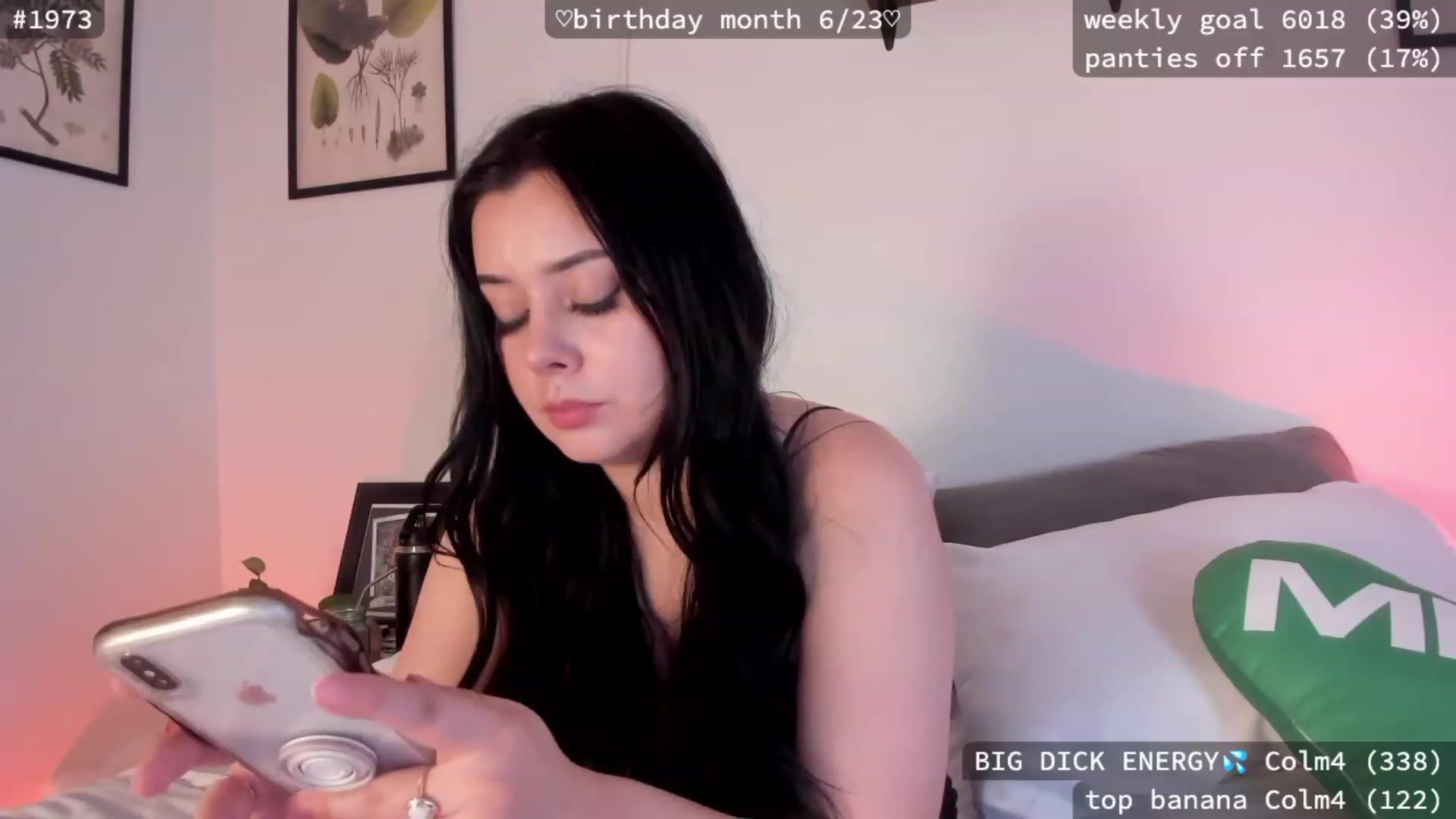 Gallery image thumbnail from birthday_ari's myfreecams stream on, 06/15/2023, 24:37 image 19 of 20