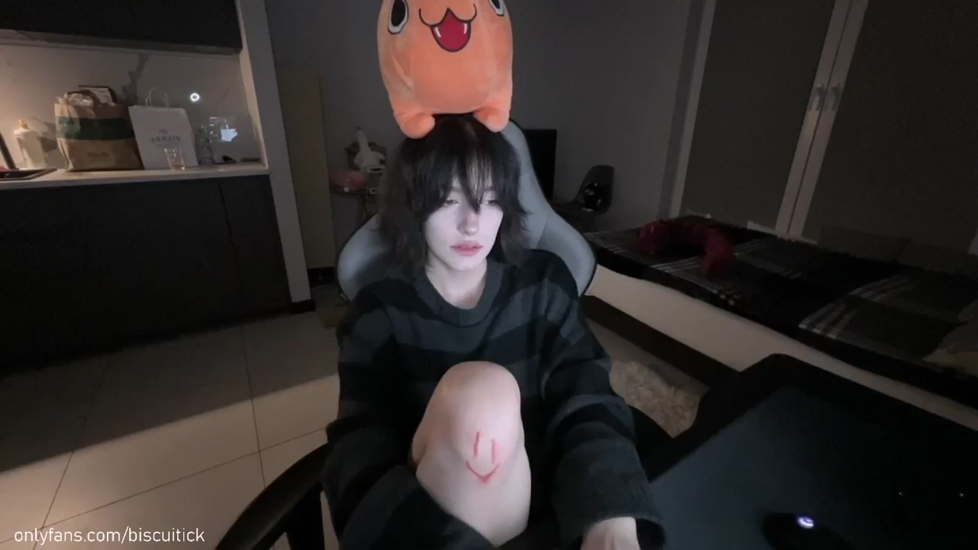 Gallery image thumbnail from biscuitick's myfreecams stream on, 09/14/2024, 24:18 image 17 of 20