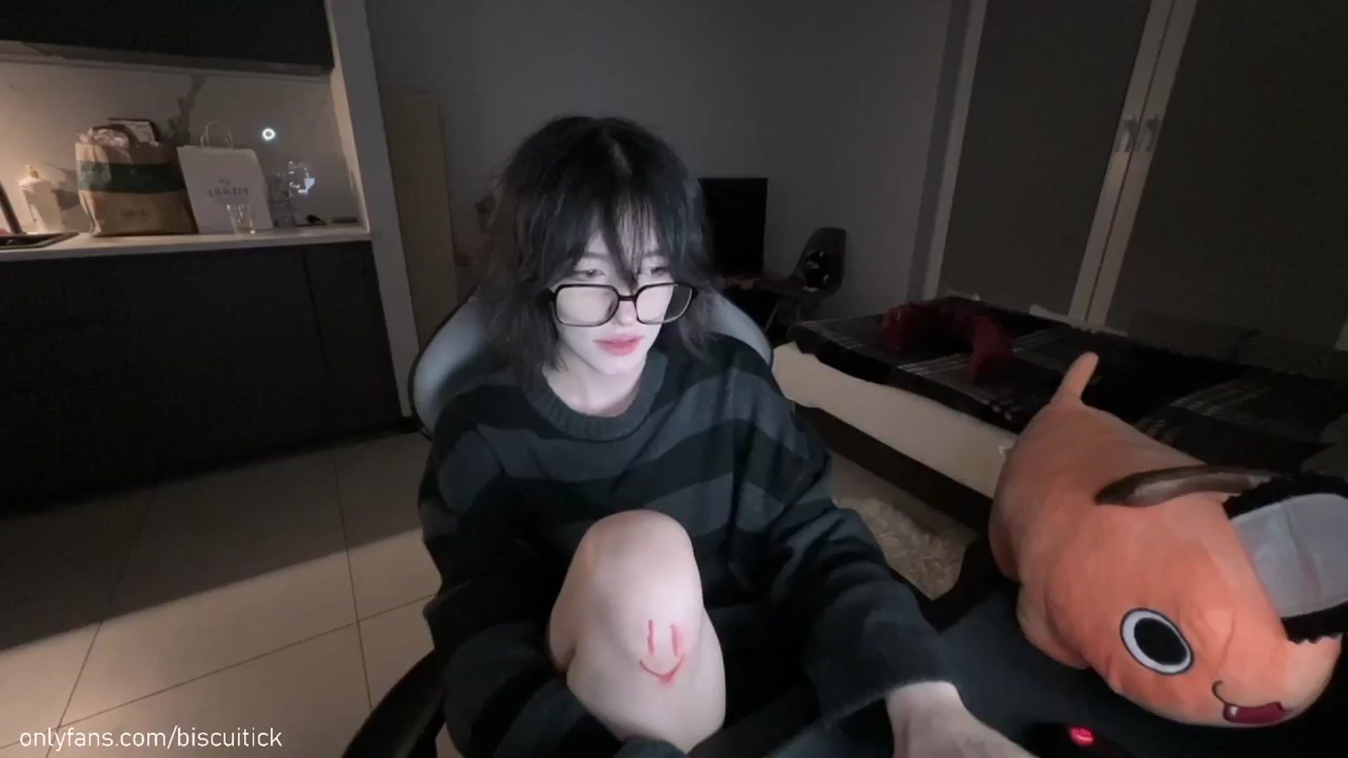Gallery image thumbnail from biscuitick's myfreecams stream on, 09/14/2024, 24:18 image 9 of 20