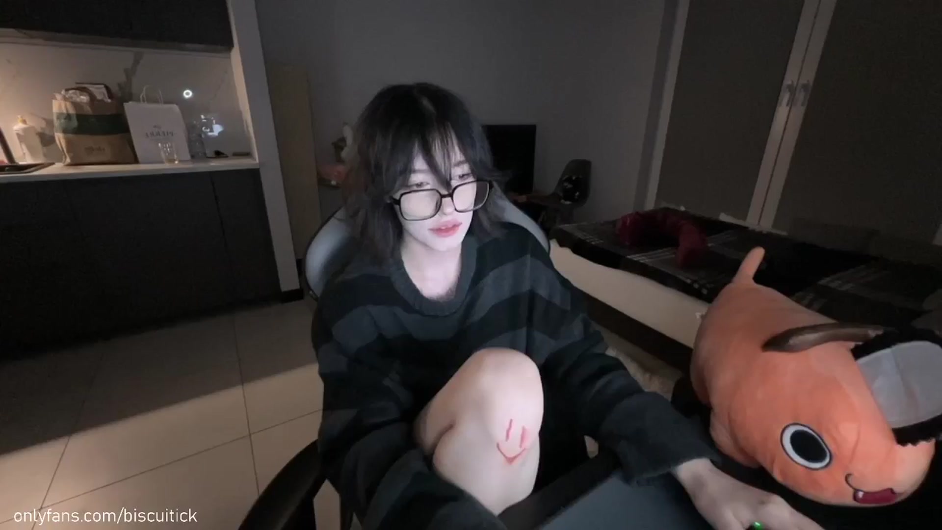 Gallery image thumbnail from biscuitick's myfreecams stream on, 09/14/2024, 24:18 image 4 of 20