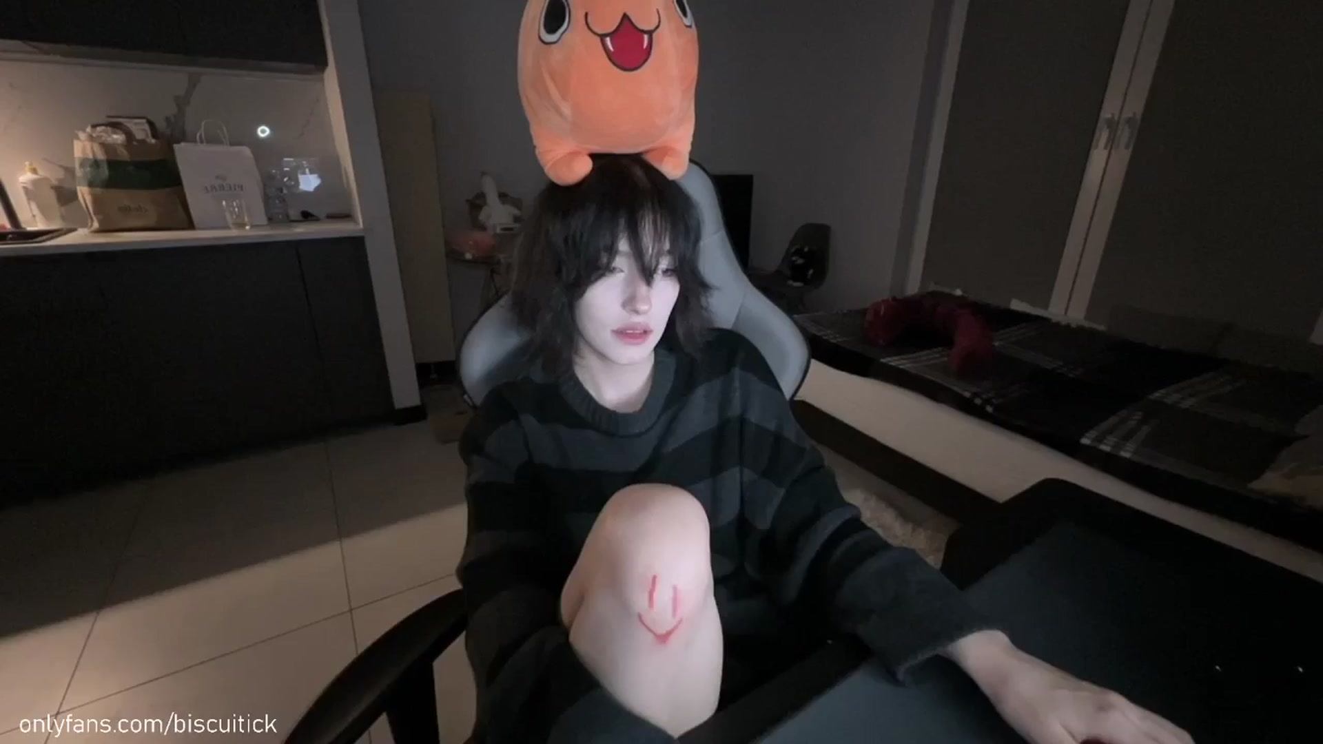 Gallery image thumbnail from biscuitick's myfreecams stream on, 09/14/2024, 24:18 image 18 of 20