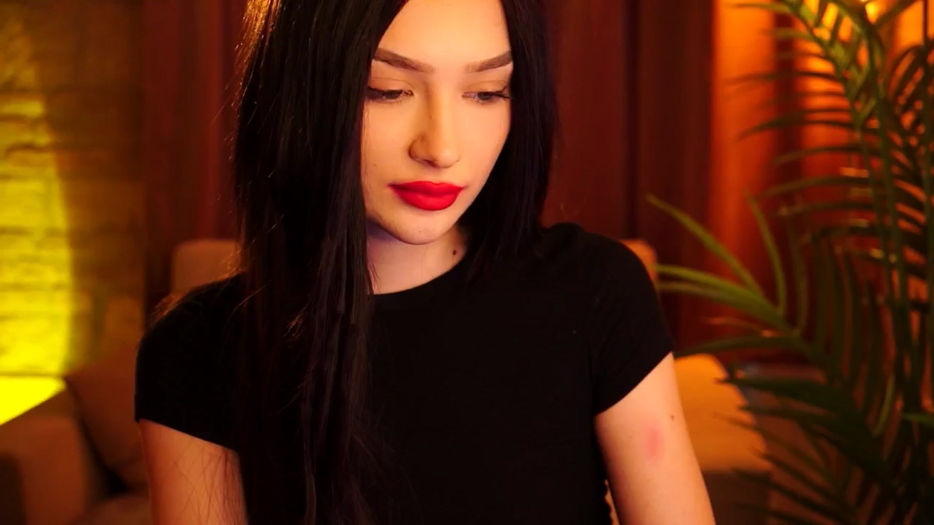 Gallery image thumbnail from blackbee's myfreecams stream on, 04/25/2024, 16:56 image 11 of 20