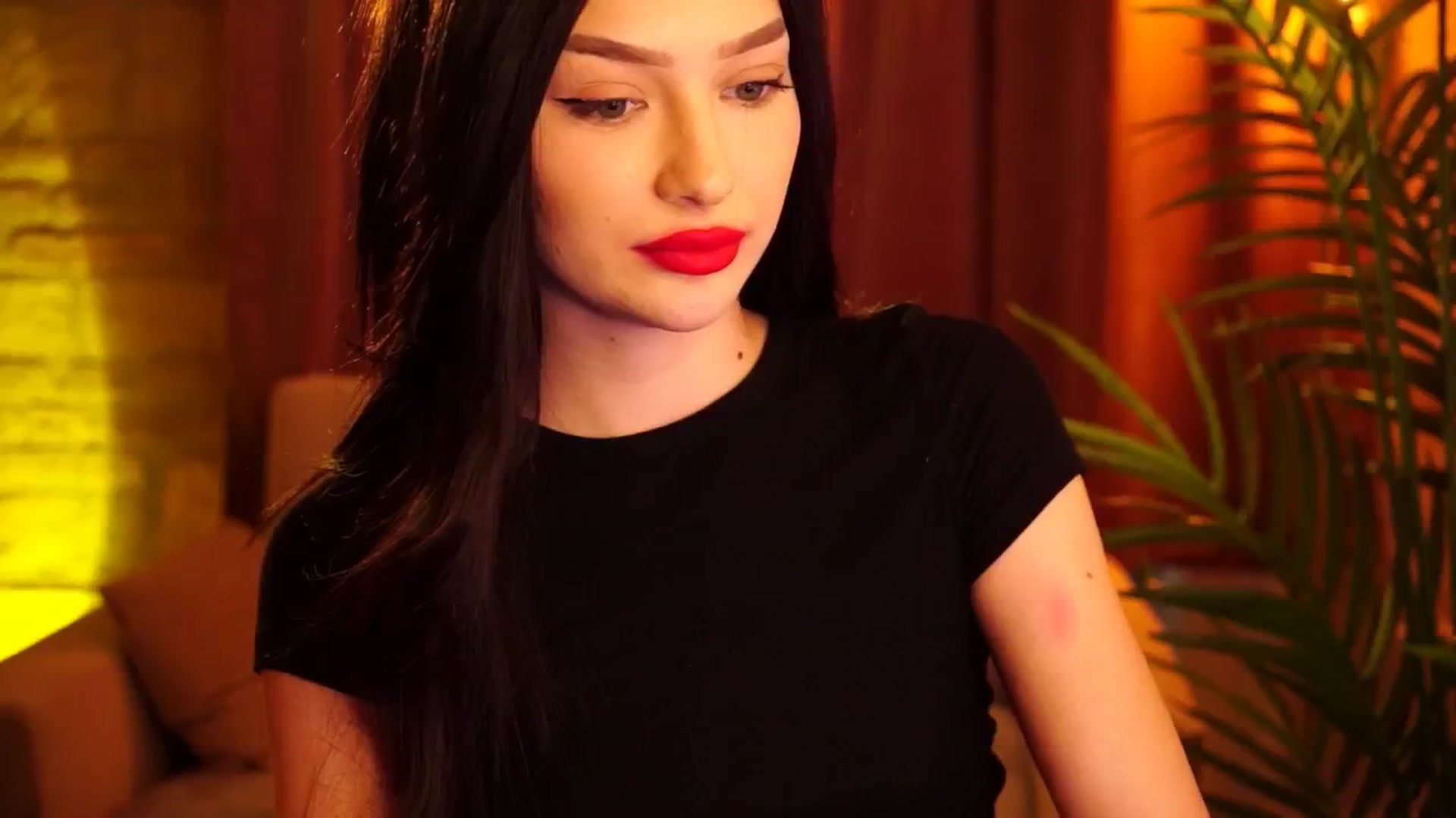 Gallery image thumbnail from blackbee's myfreecams stream on, 04/25/2024, 16:56 image 9 of 20