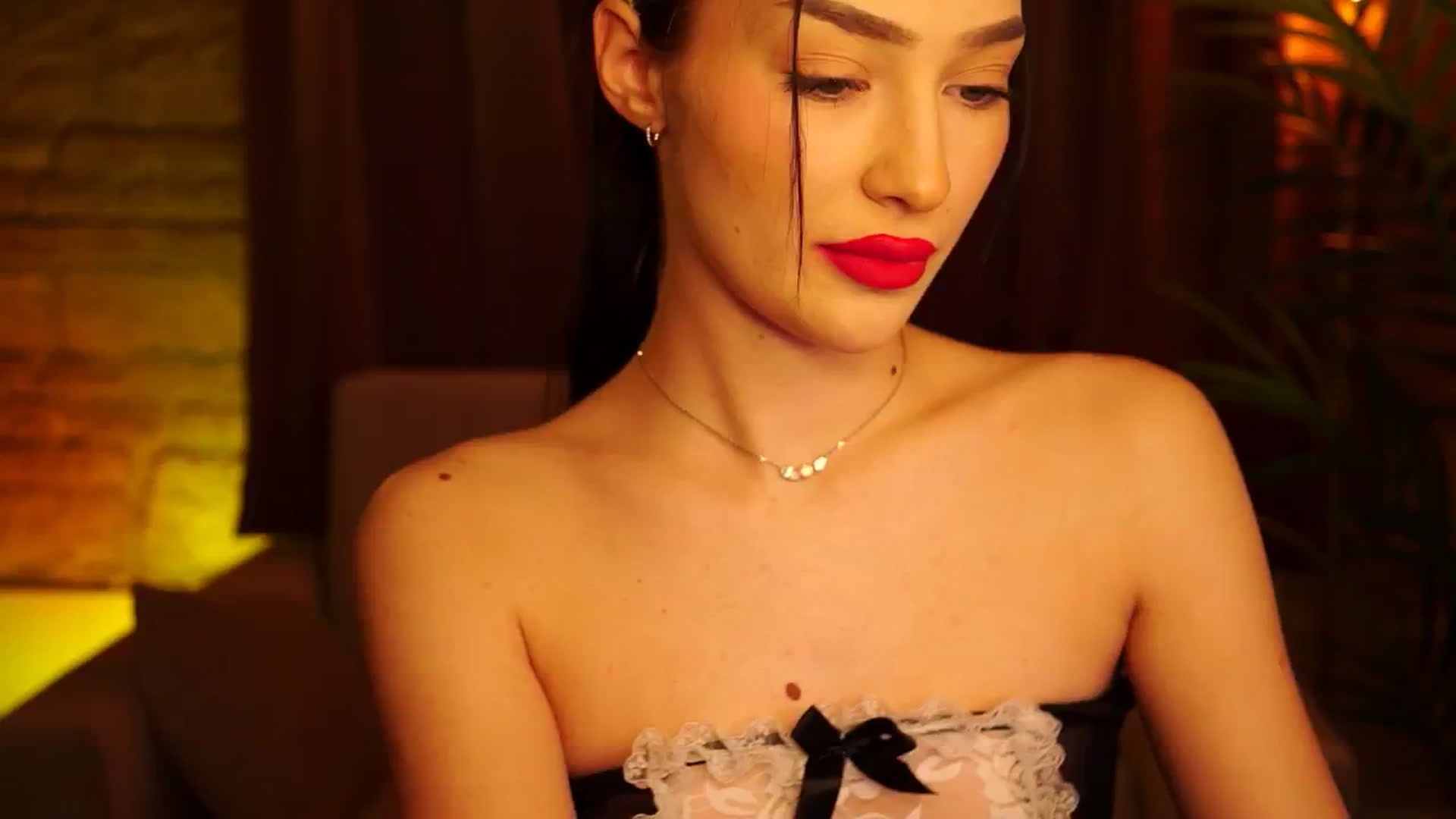 Gallery image thumbnail from blackbee's myfreecams stream on, 05/04/2024, 18:19 image 12 of 20