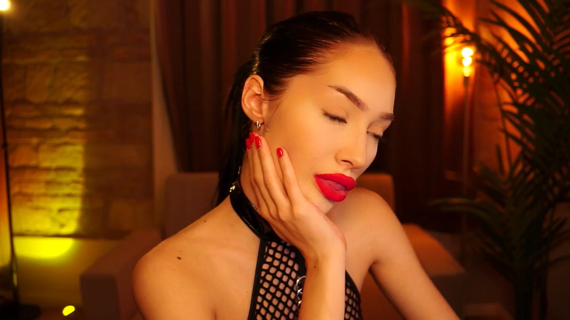 Gallery image thumbnail from blackbee's myfreecams stream on, 05/08/2024, 24:43 image 20 of 20