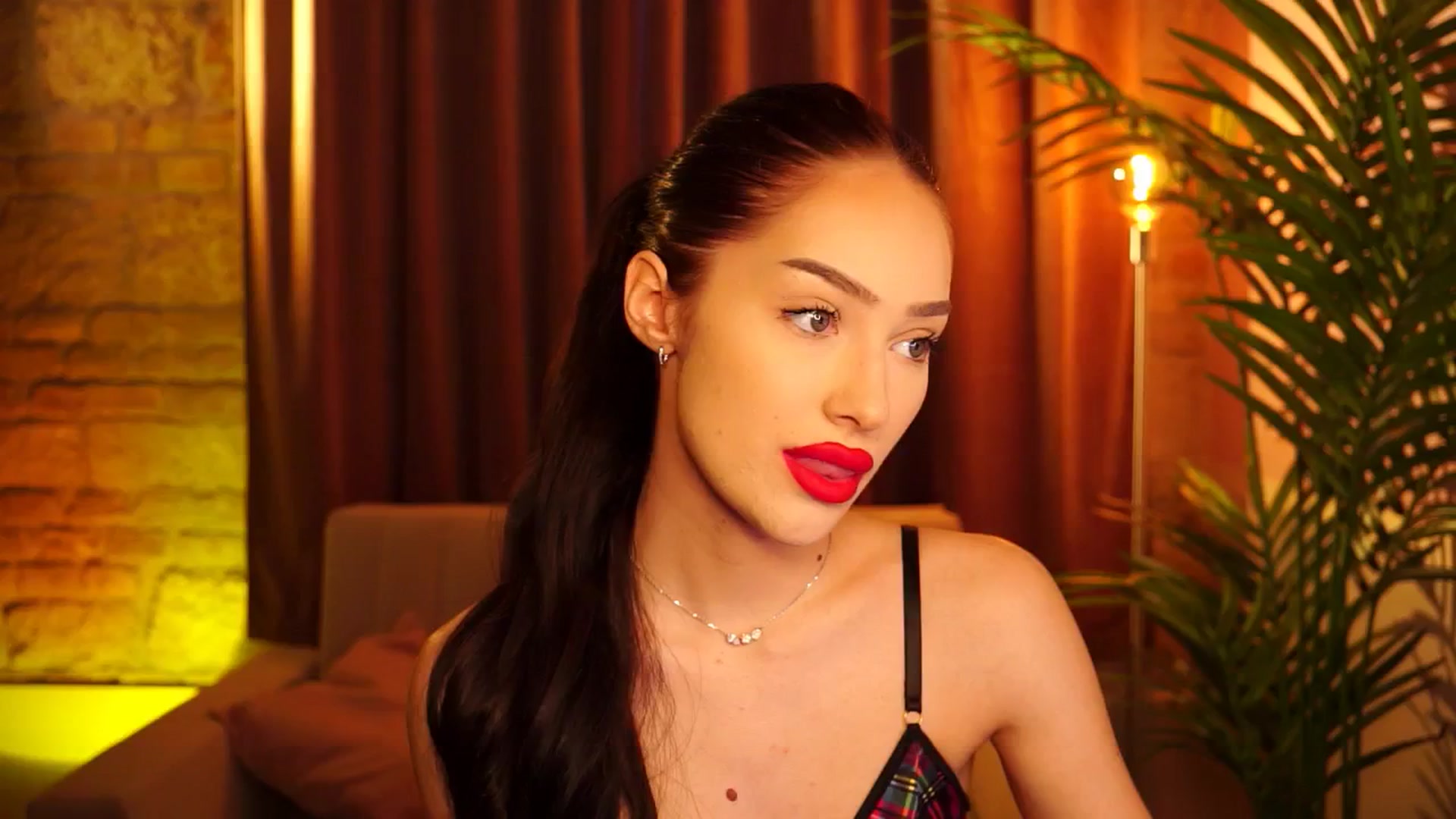 Gallery image thumbnail from blackbee's myfreecams stream on, 05/12/2024, 17:19 image 2 of 20