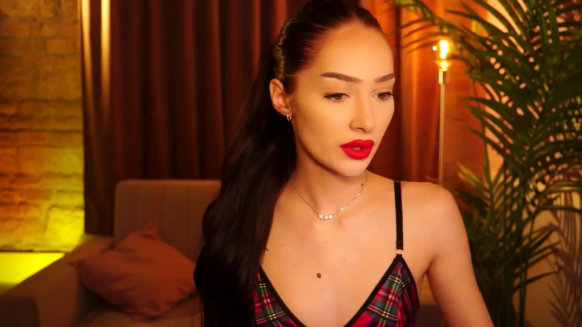 Gallery image thumbnail from blackbee's myfreecams stream on, 05/12/2024, 17:19 image 15 of 20