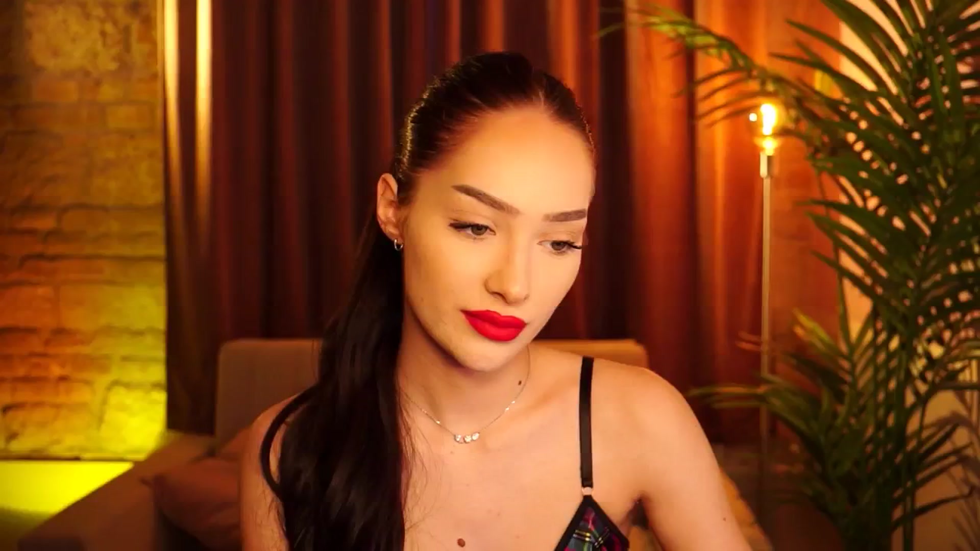 Gallery image thumbnail from blackbee's myfreecams stream on, 05/12/2024, 17:19 image 3 of 20