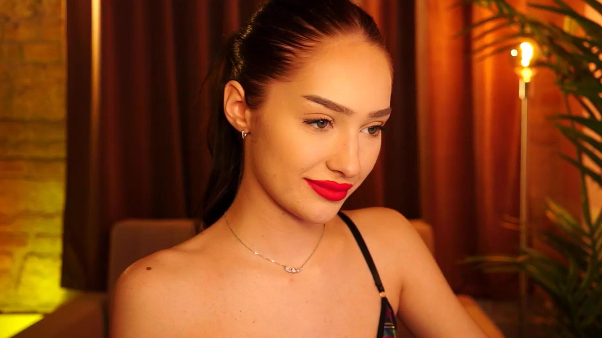 Gallery image thumbnail from blackbee's myfreecams stream on, 05/12/2024, 19:45 image 19 of 20