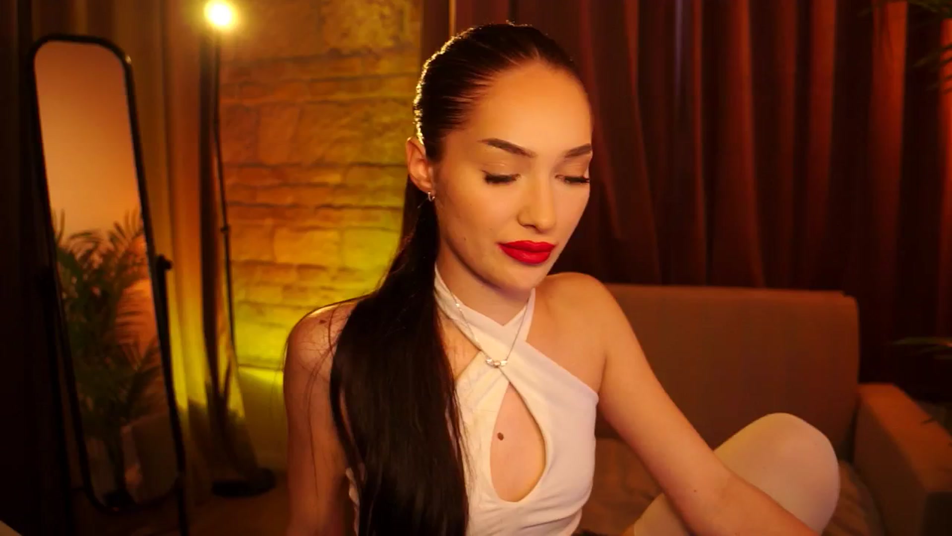 Gallery image thumbnail from blackbee's myfreecams stream on, 05/18/2024, 13:42 image 8 of 20