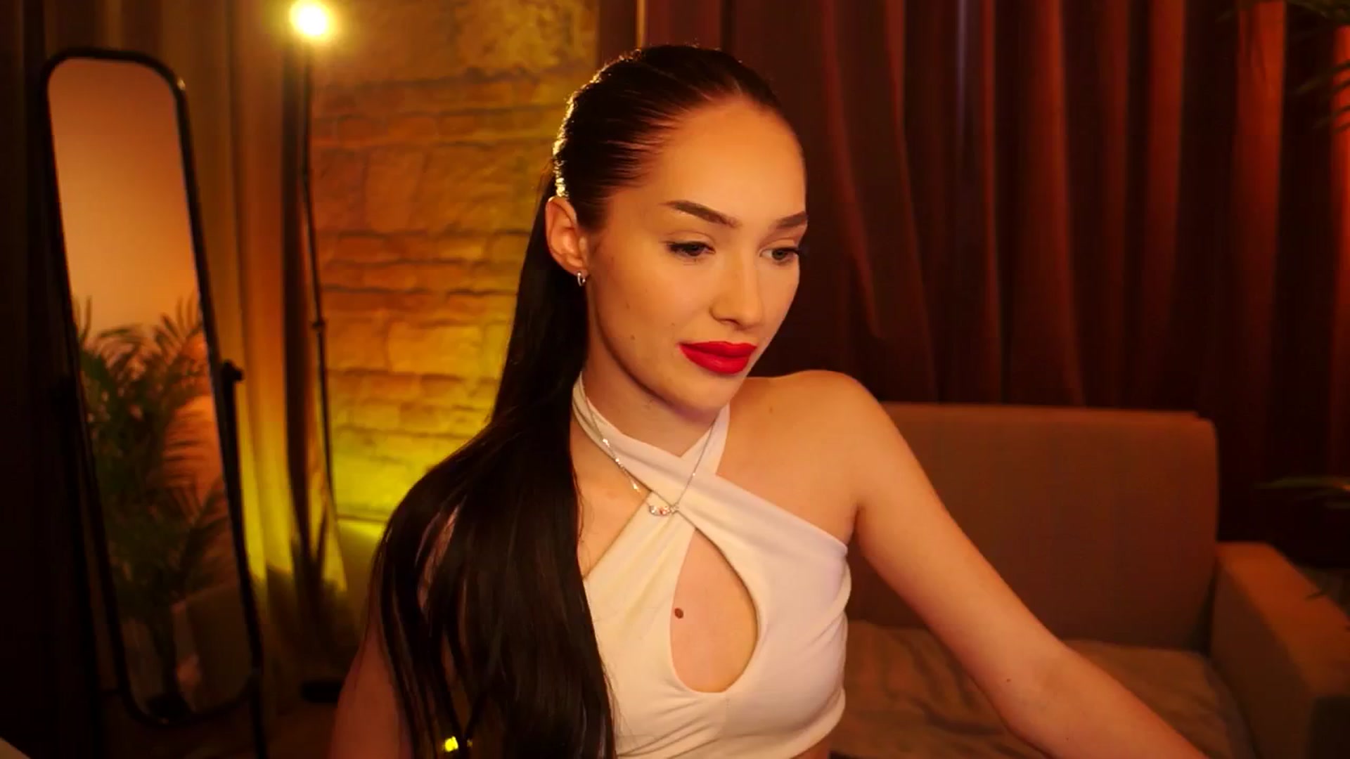 Gallery image thumbnail from blackbee's myfreecams stream on, 05/18/2024, 13:42 image 4 of 20