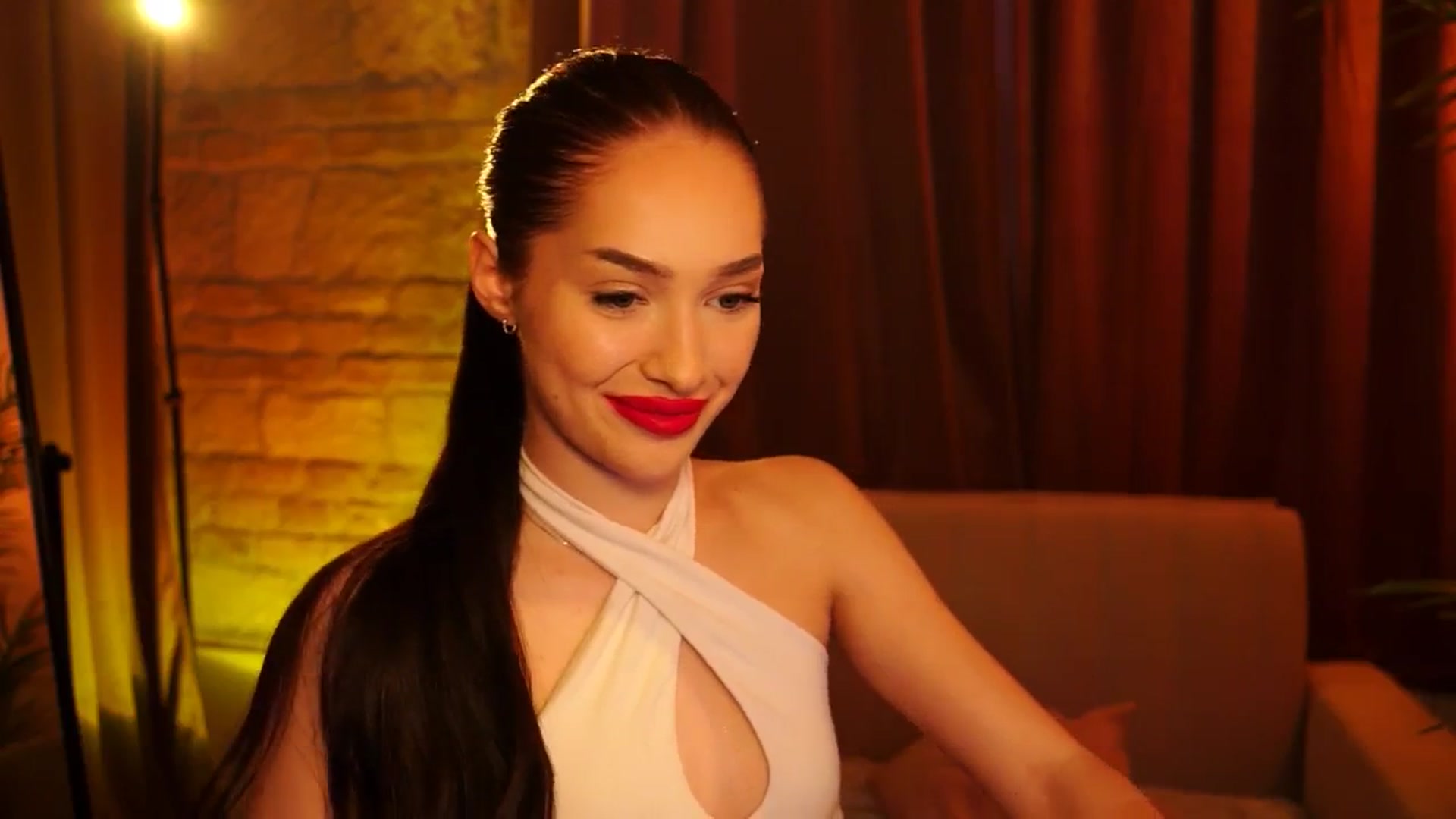Gallery image thumbnail from blackbee's myfreecams stream on, 05/18/2024, 15:13 image 8 of 20